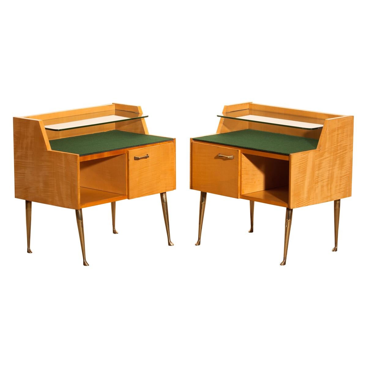 Mid-Century Modern 1950s, Pair Italian Nightstands in Maple with Brass Legs by Paolo Buffa