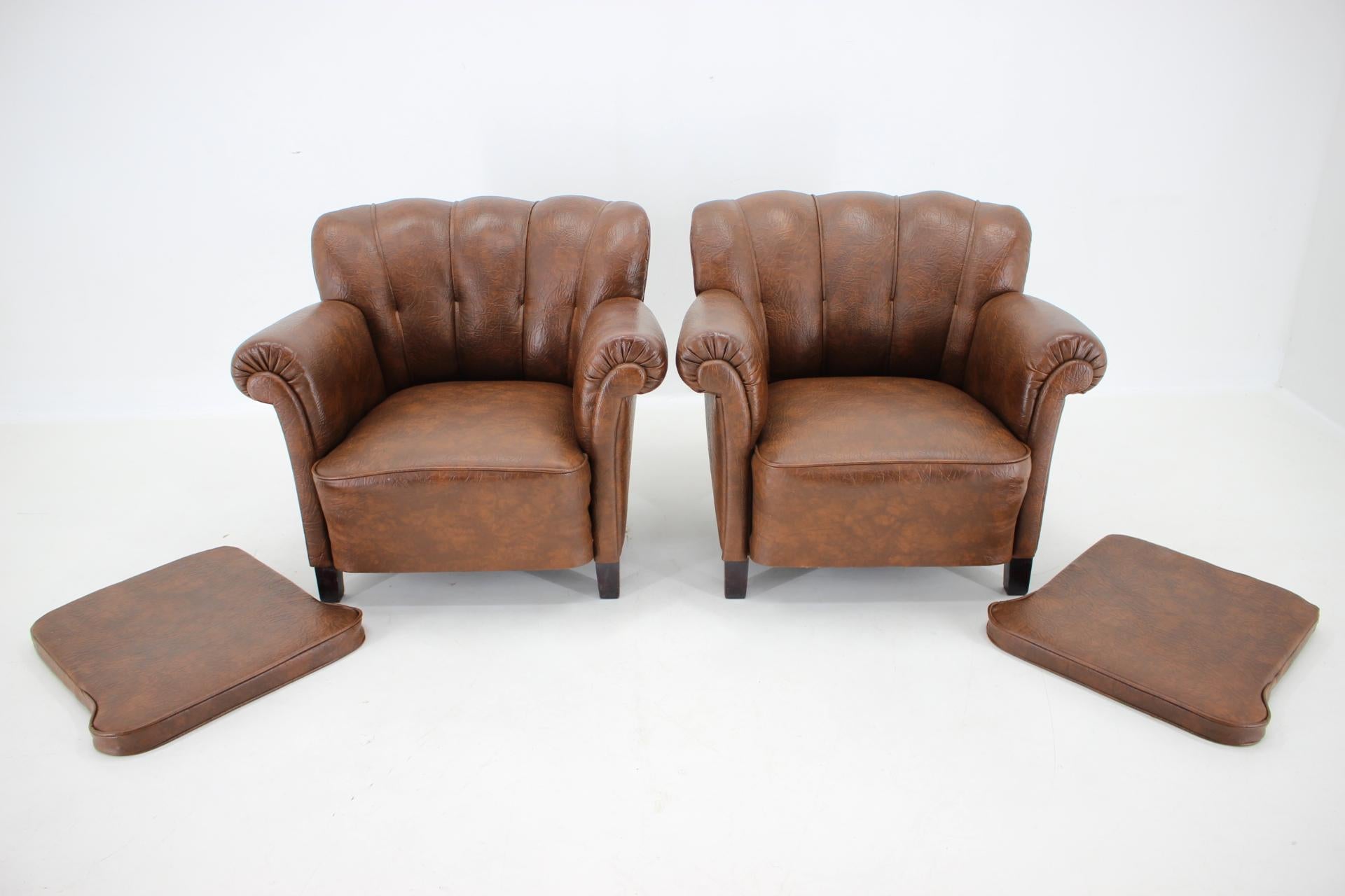 1950s Pair of Armchairs in Leatherette, Czehoslovakia For Sale 1