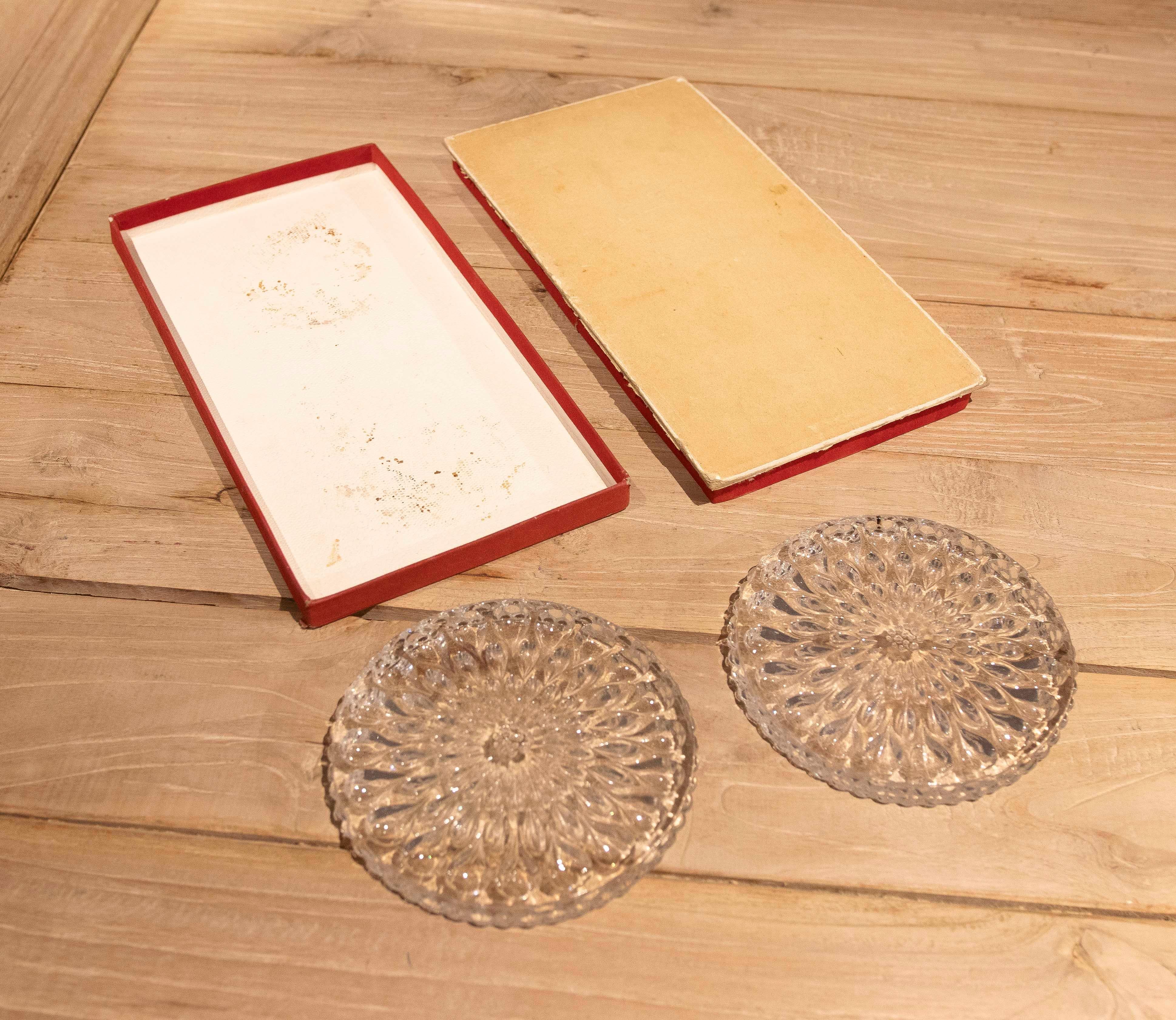 1950er Jahre Paar Baccarat Kristall Weinflaschenteller mit Etui im Angebot 4