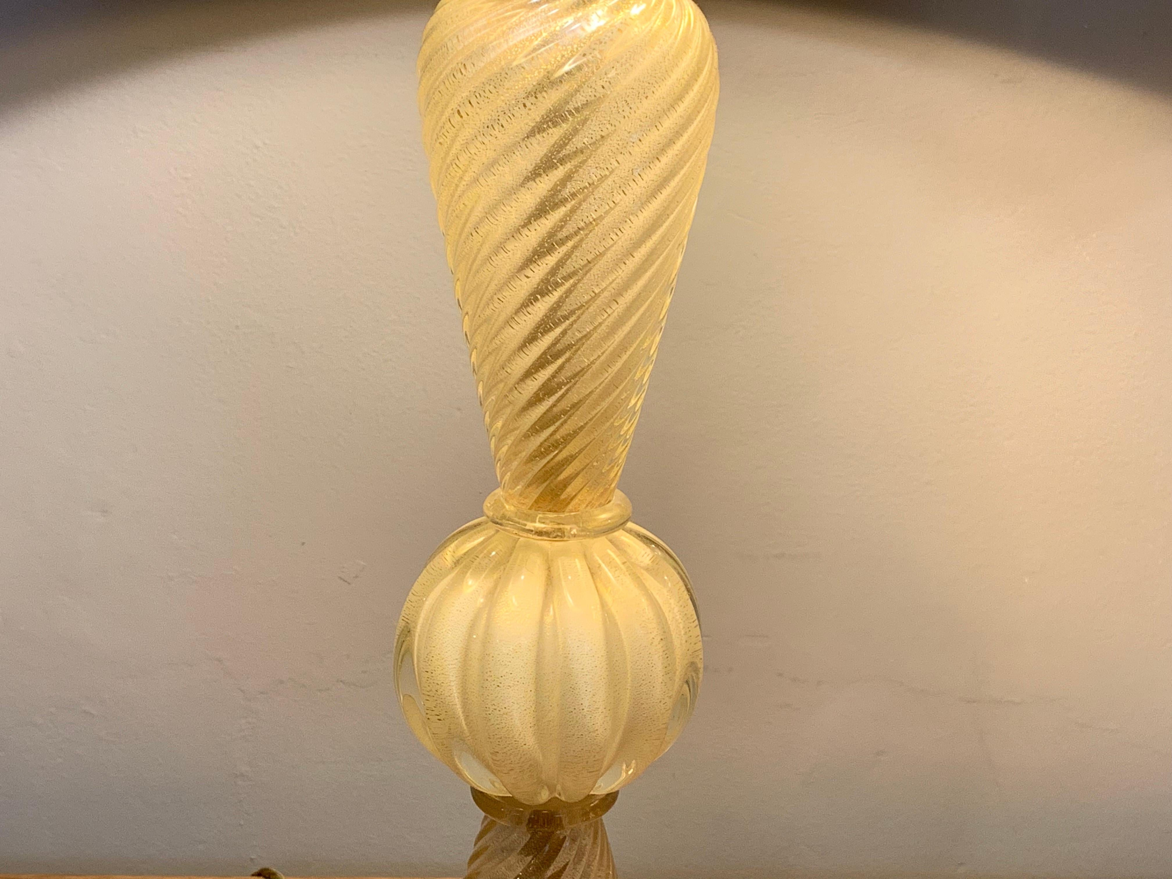 1950s Pair of Barovier & Toso Italian Murano Glass Table Lamps with Gold Flecks 4
