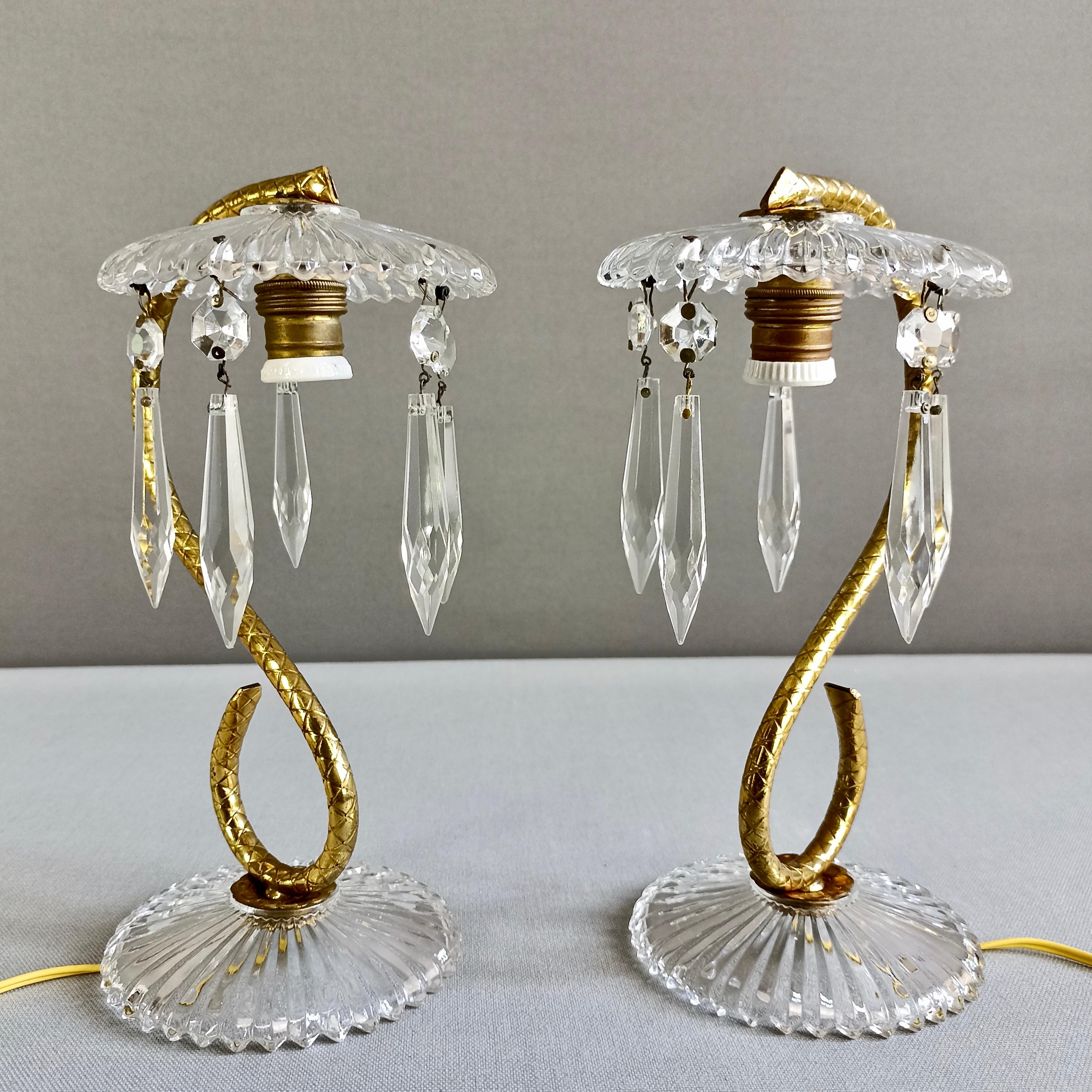 1950s Pair of Bedside/Table Lamps in Crystal and Gilded Brass In Good Condition In Caprino Veronese, VR