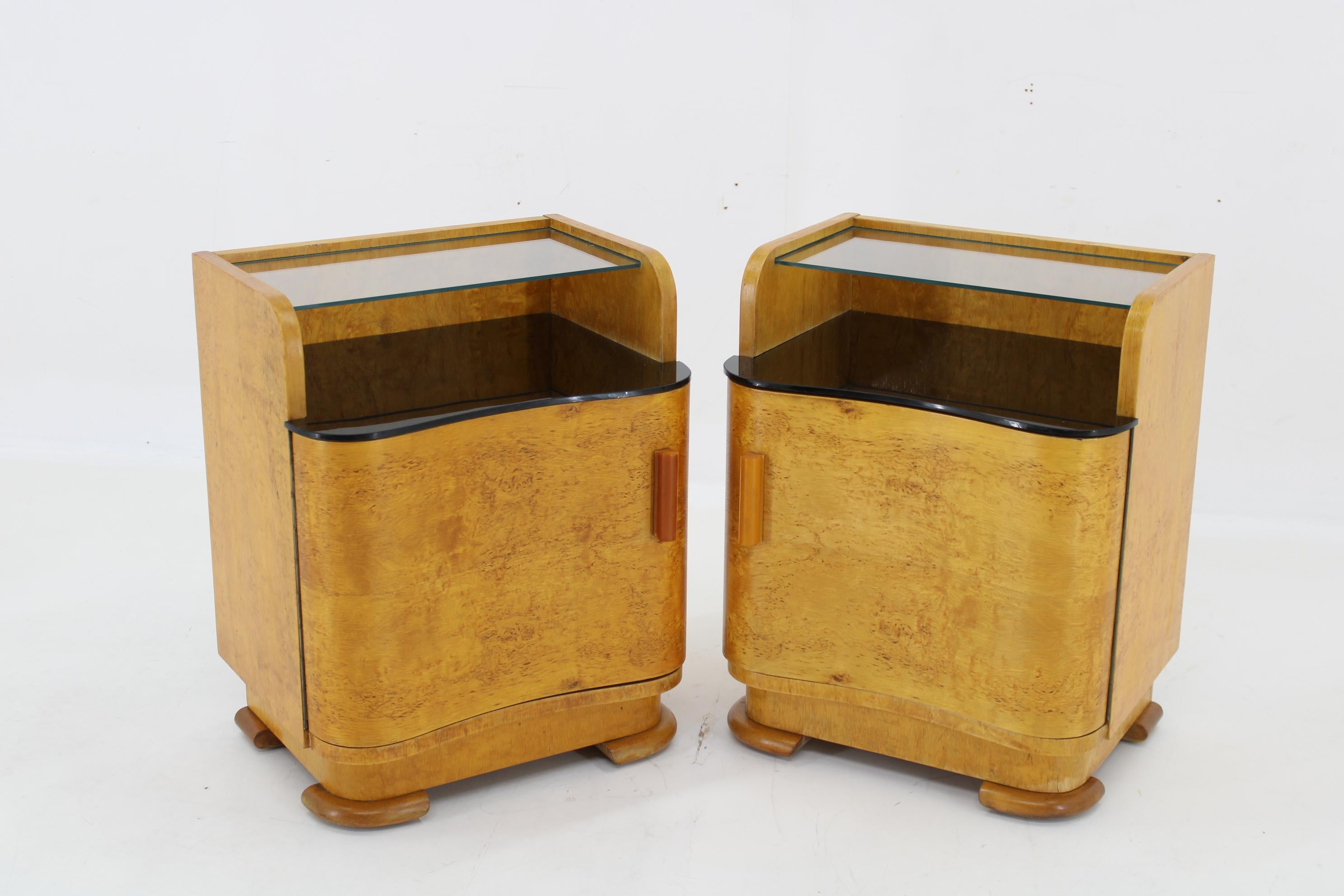 Wood 1950s Pair of Bedside Tables in Maple Finish, Czechoslovakia