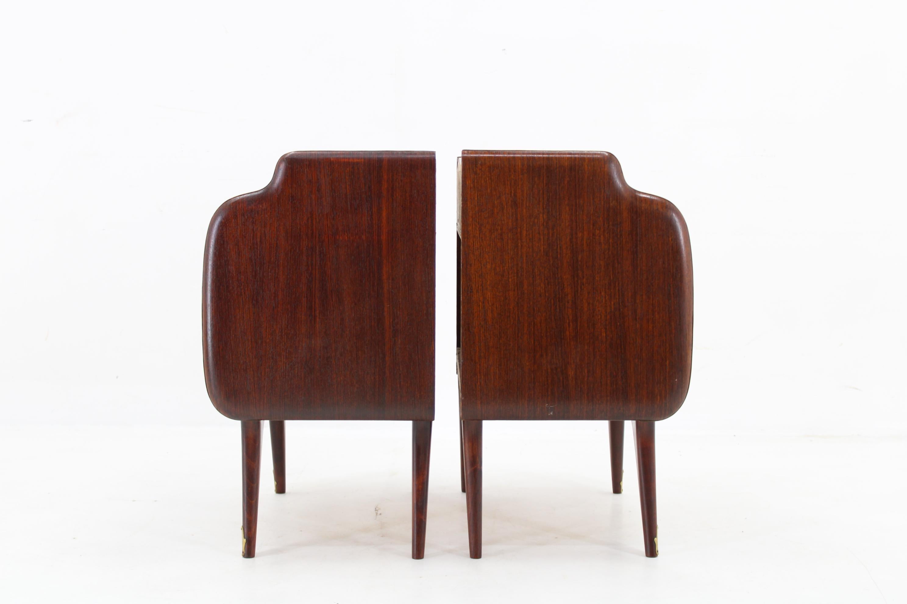 Pareja de mesillas de noche de los años 50, Italia Italiano en venta