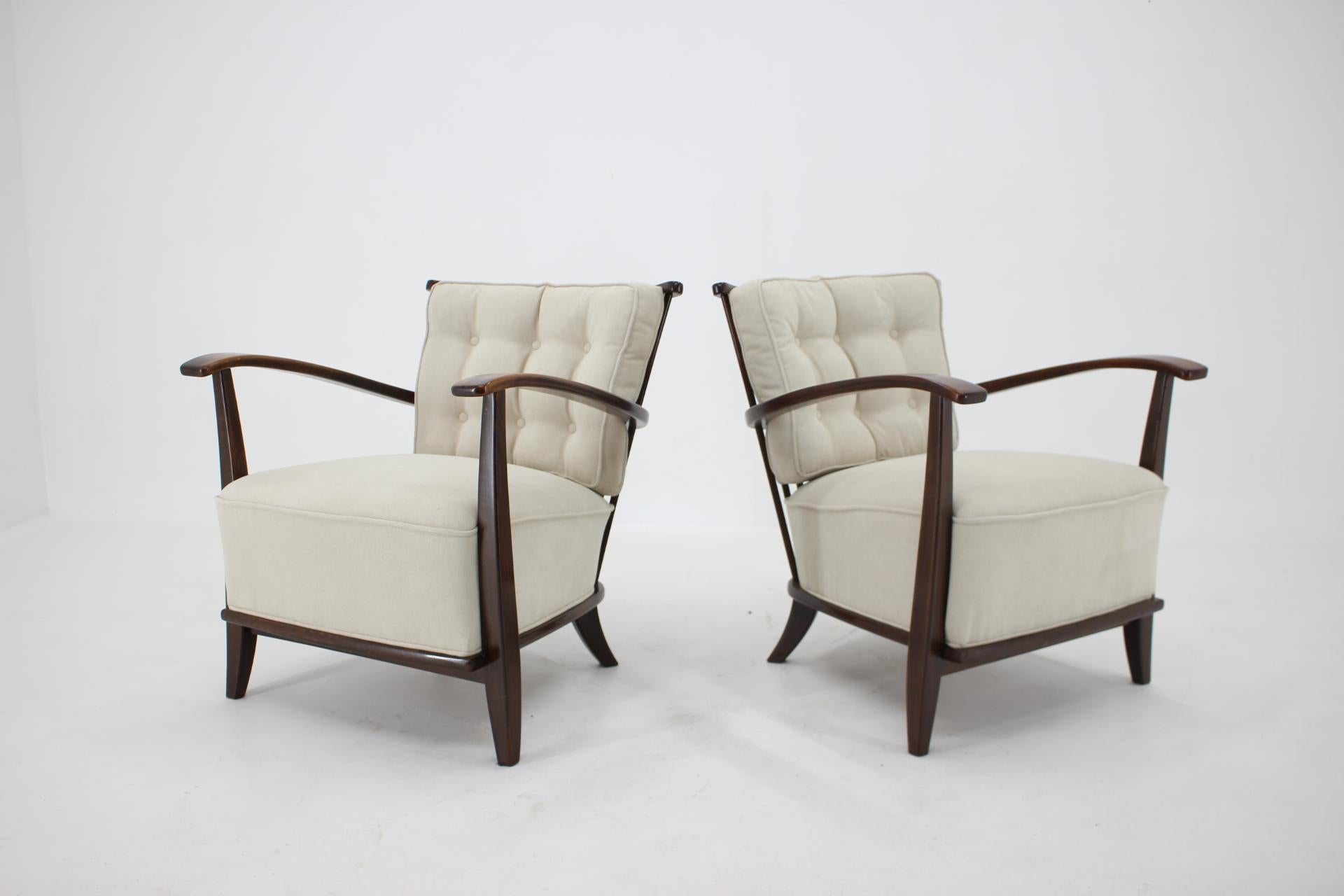 Mid-Century Modern 1950s Pair of Beech Armchairs by Krasna Jizba, Czechoslovakia