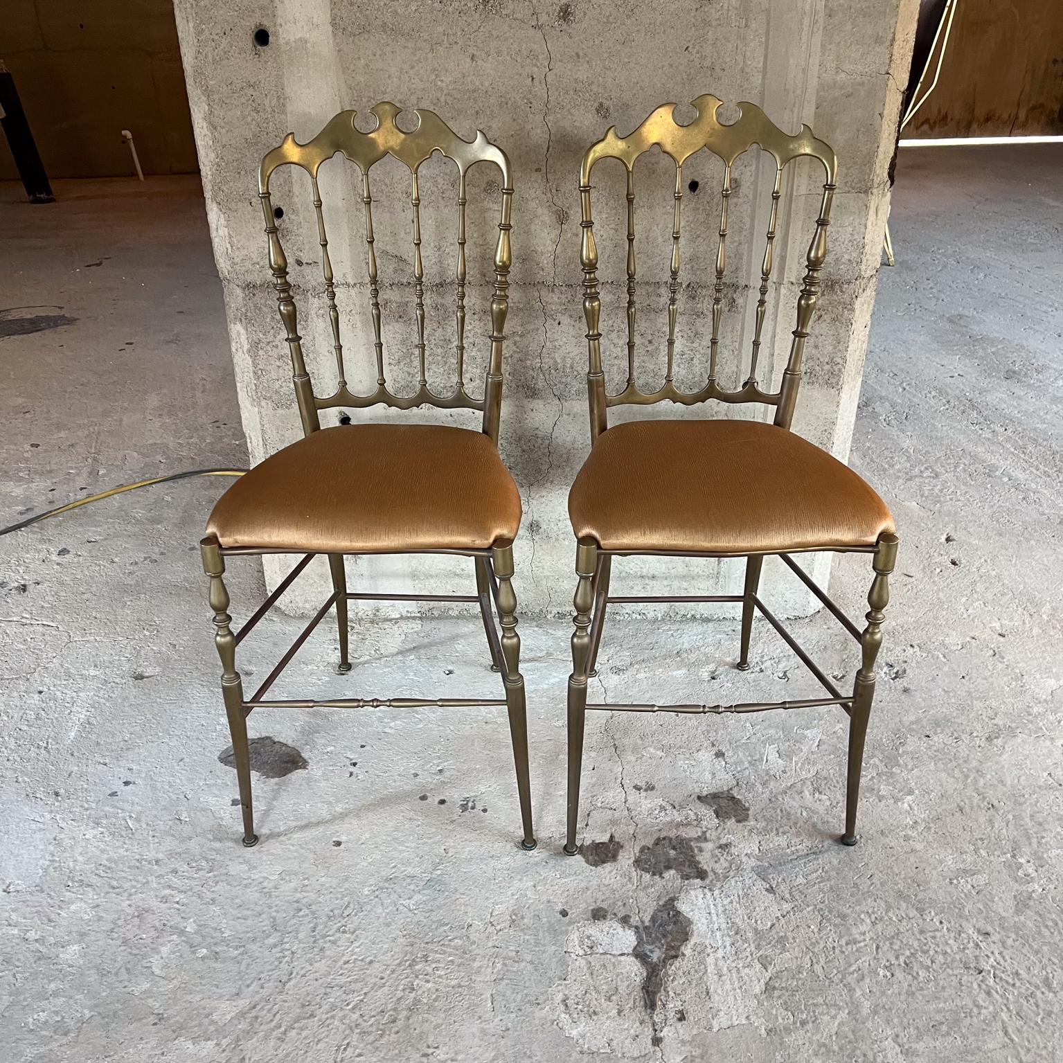 AMBIANIC presents
1950s Pair of Chiavari Side Chairs in Brass Italy
35.25 h x 15.25 w x 16.75 d seat 19
Original preowned vintage condition.
New upholstery.
Please review images provided.
