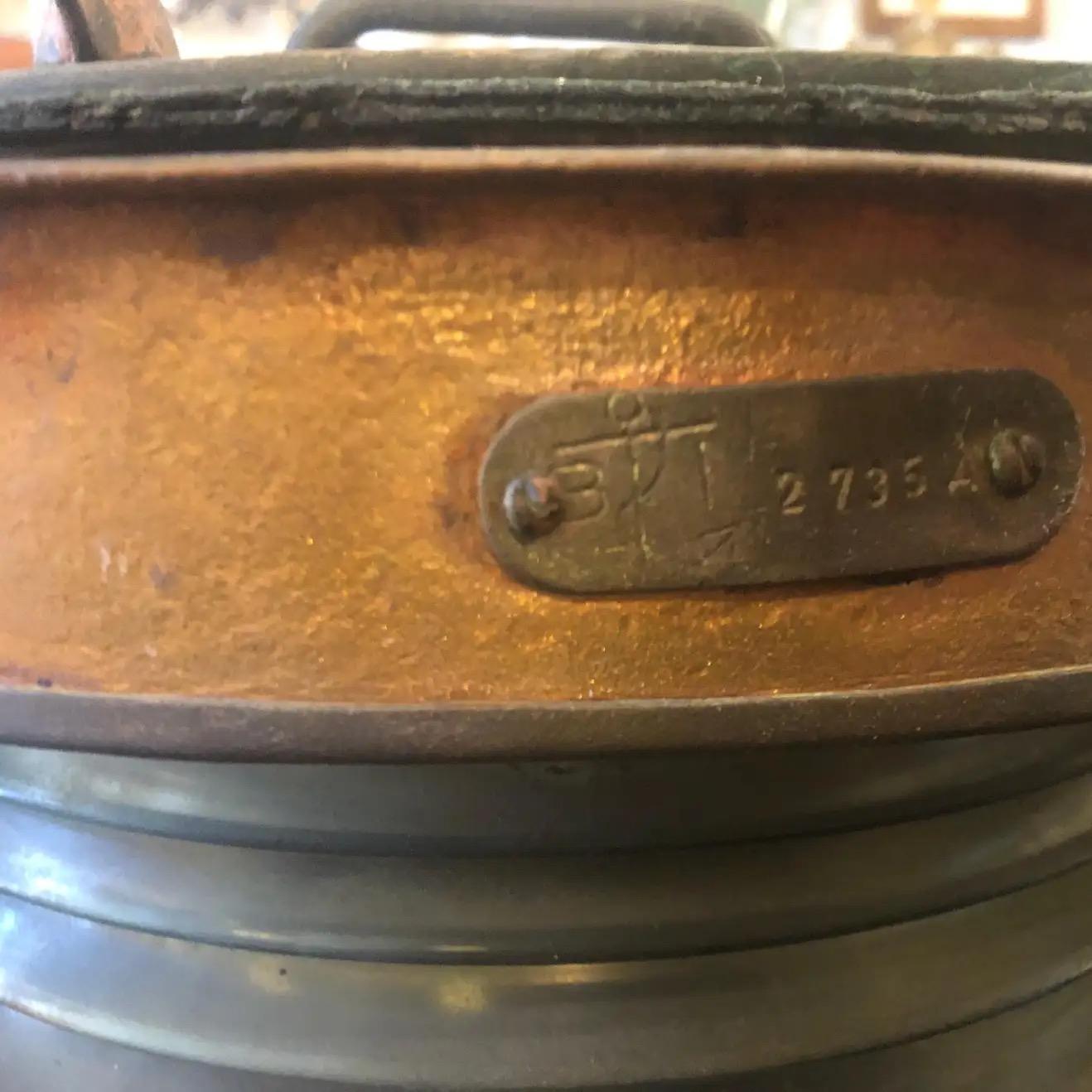 1950s, Pair of Copper and Brass Italian Boat Lamps In Good Condition In Catania, Sicilia