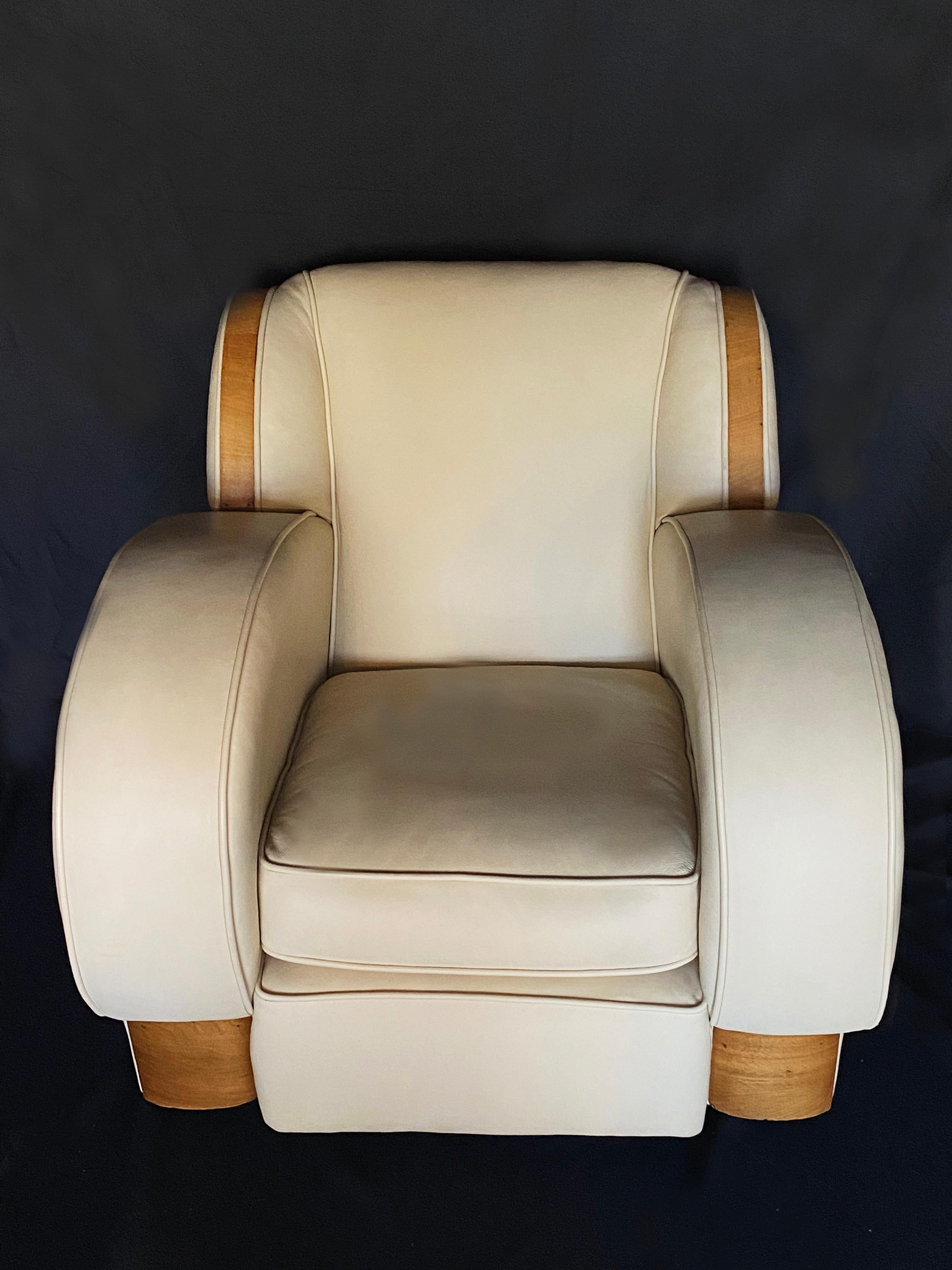 European 1950's Pair of Cream & Oak Veneer Leather Art Deco Style Club Chairs For Sale