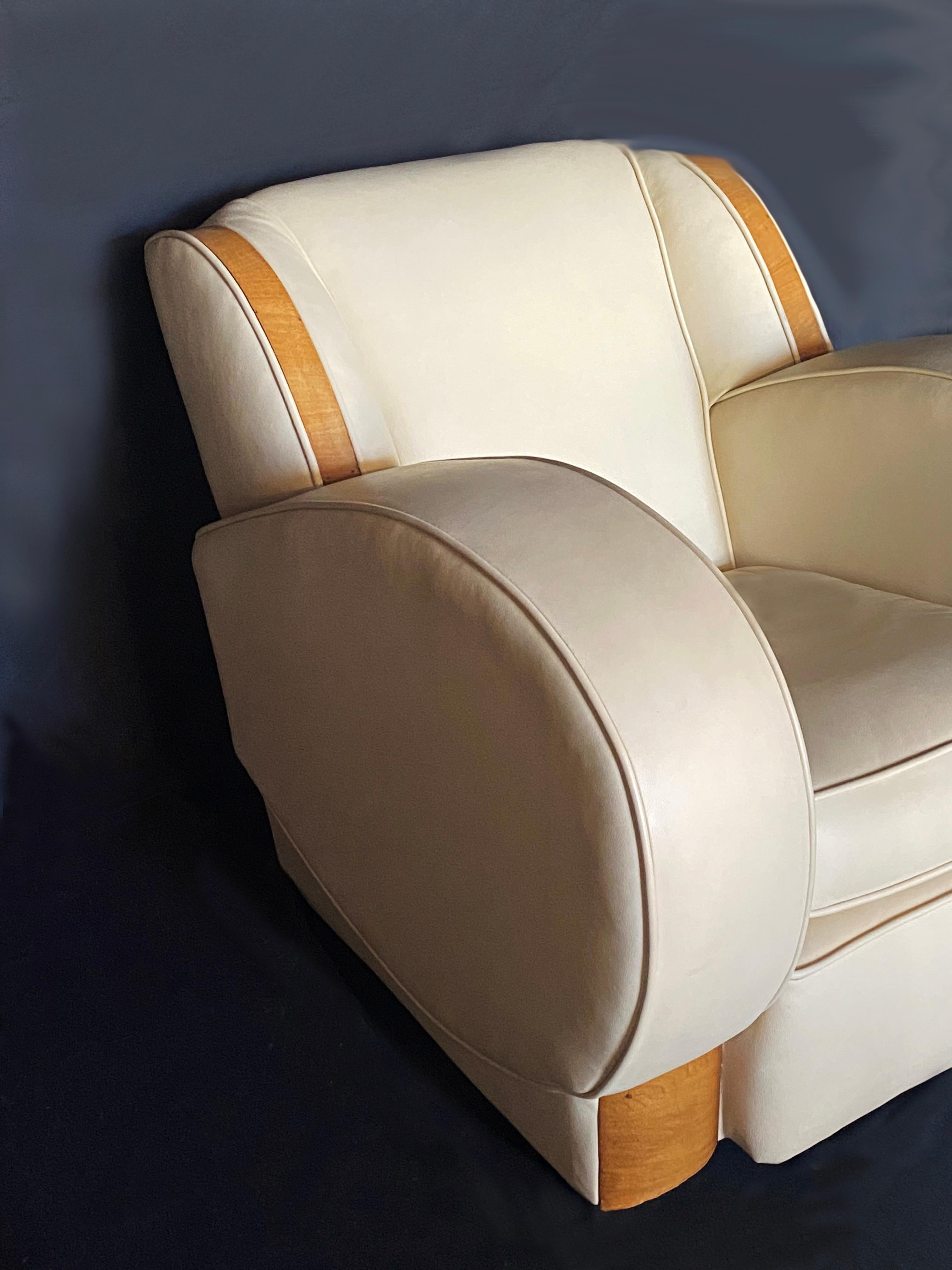 20th Century 1950's Pair of Cream & Oak Veneer Leather Art Deco Style Club Chairs For Sale