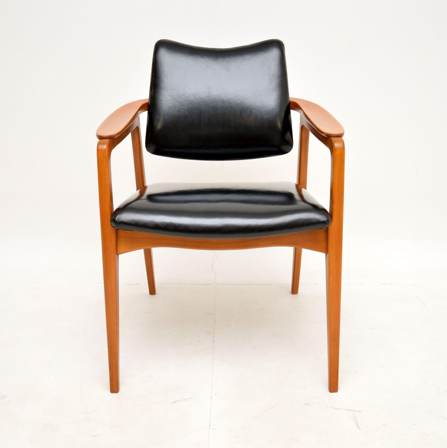 1950's Pair of Danish Leather Armchairs by Sigvard Bernadotte For Sale 1