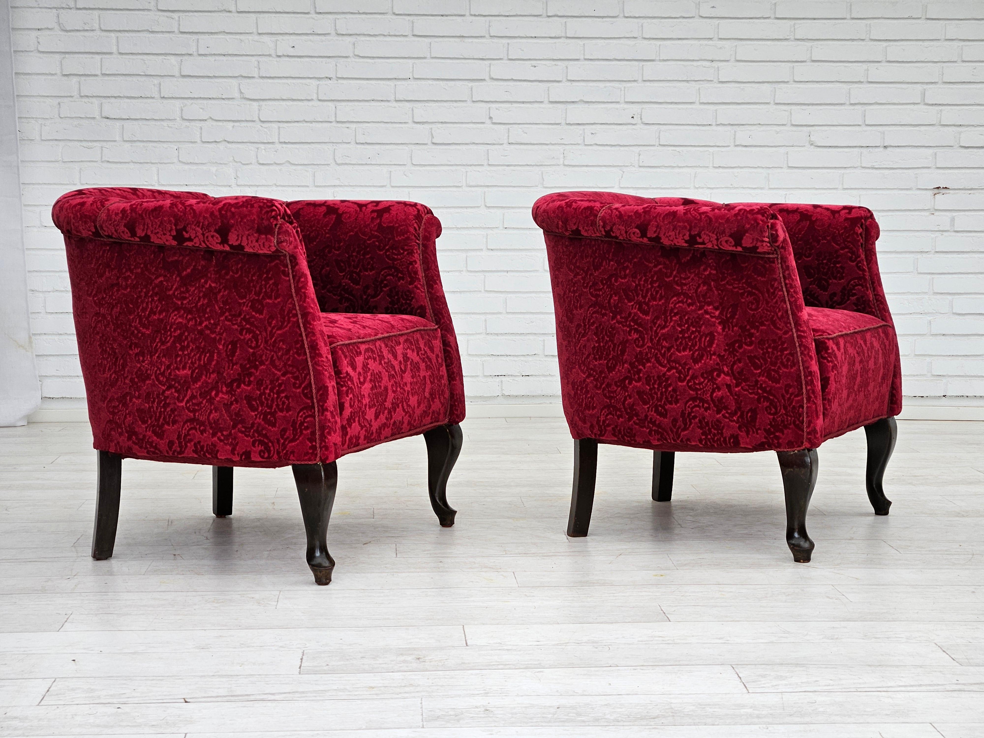 Scandinavian Modern 1950s, pair of Danish lounge chairs, red cotton/wool fabric, beech wood. For Sale