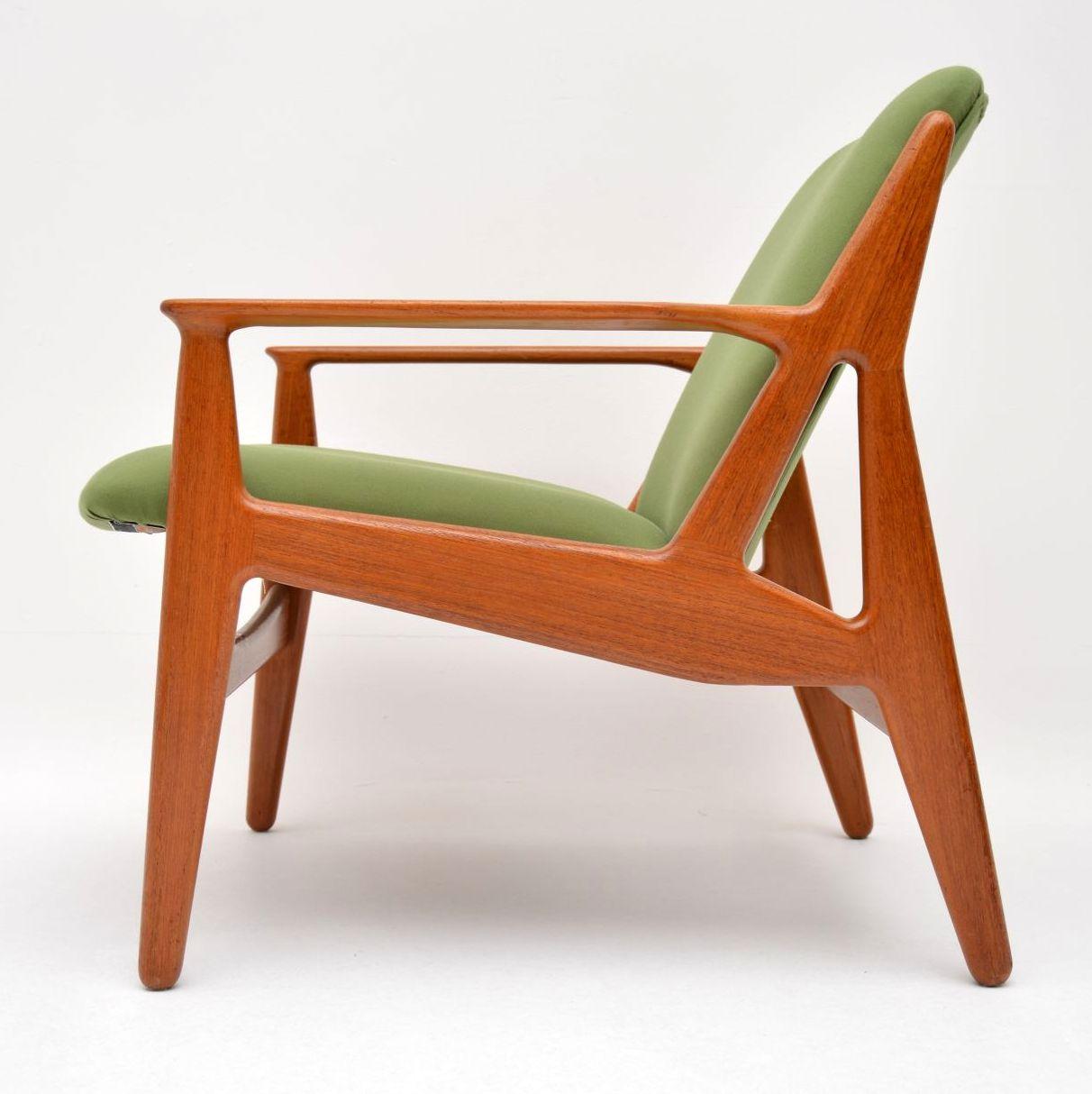 1950s Pair of Danish Teak Armchairs by Arne Vodder 3