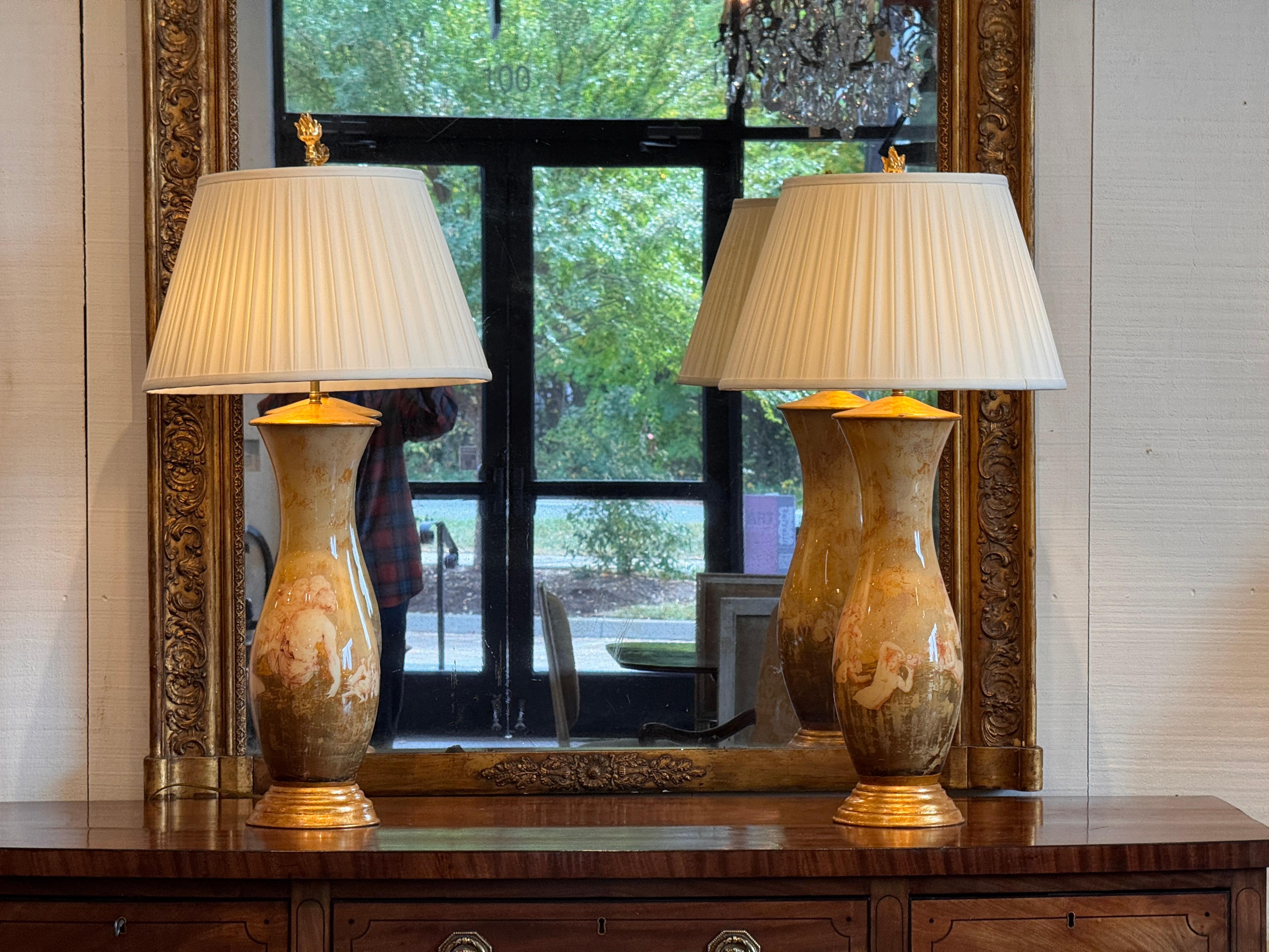 Pareja de Lámparas Decalcomania de los años 50 mediados del siglo XX en venta