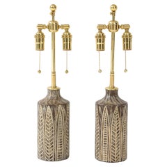 Coppia di lampade in ceramica color terra degli anni '50 di Mari Simmulson per Upsala Ekeby