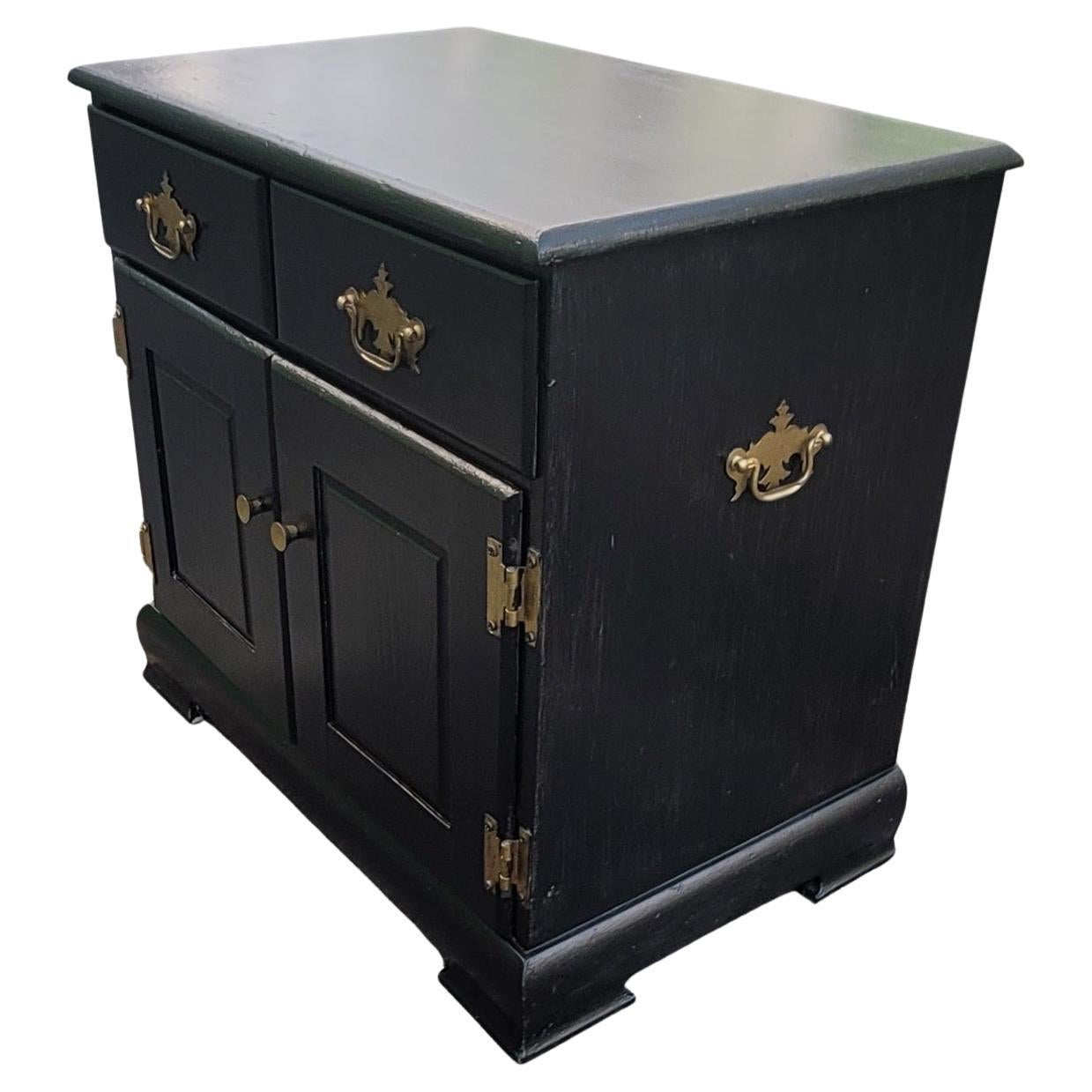 Hand-Painted 1950s Pair of Ebonized Chippendale Solid Pine Side Cabinets, Nightstands For Sale