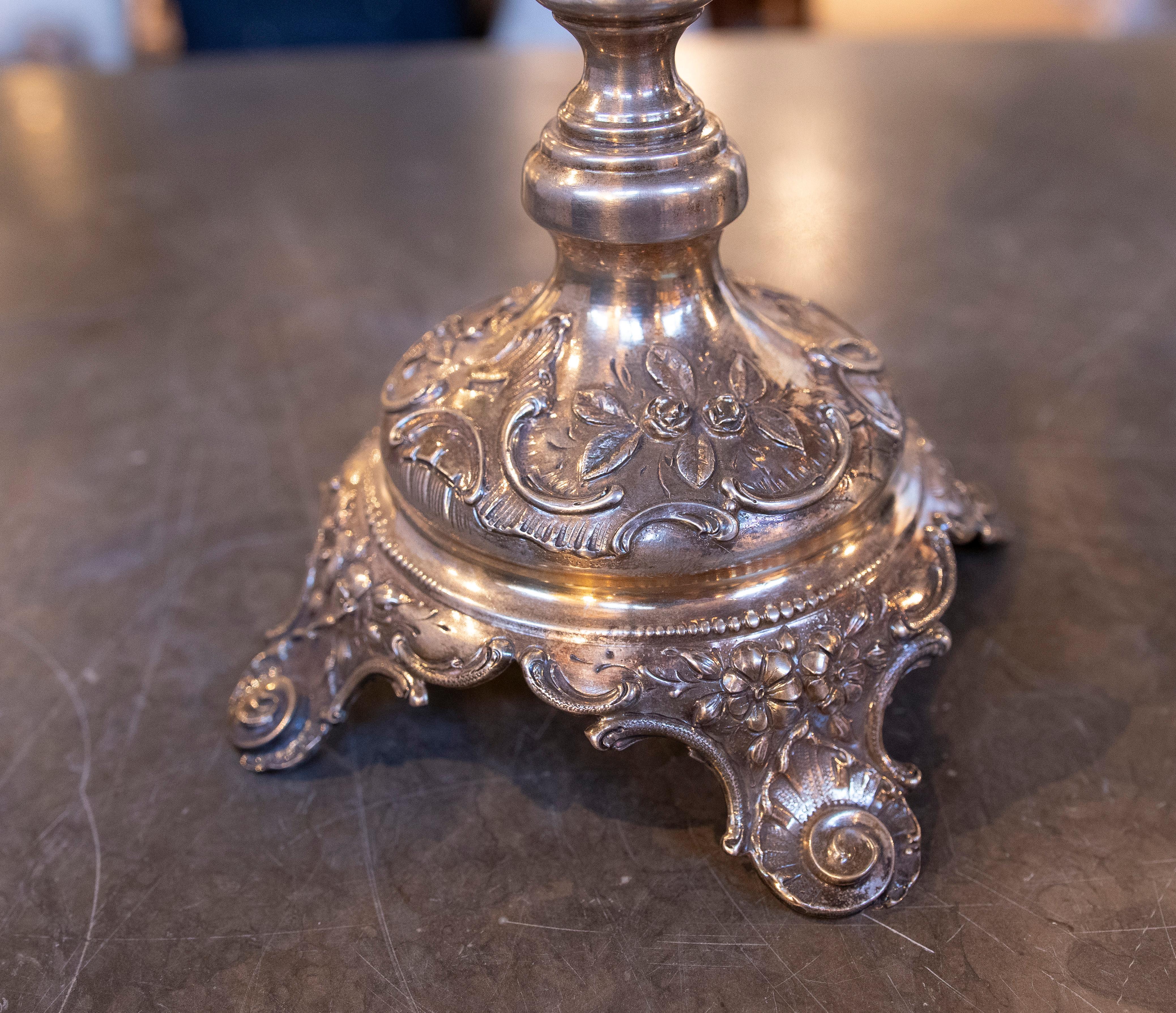 Coppia di eleganti candelieri antichi in argento degli anni '50 in vendita 6