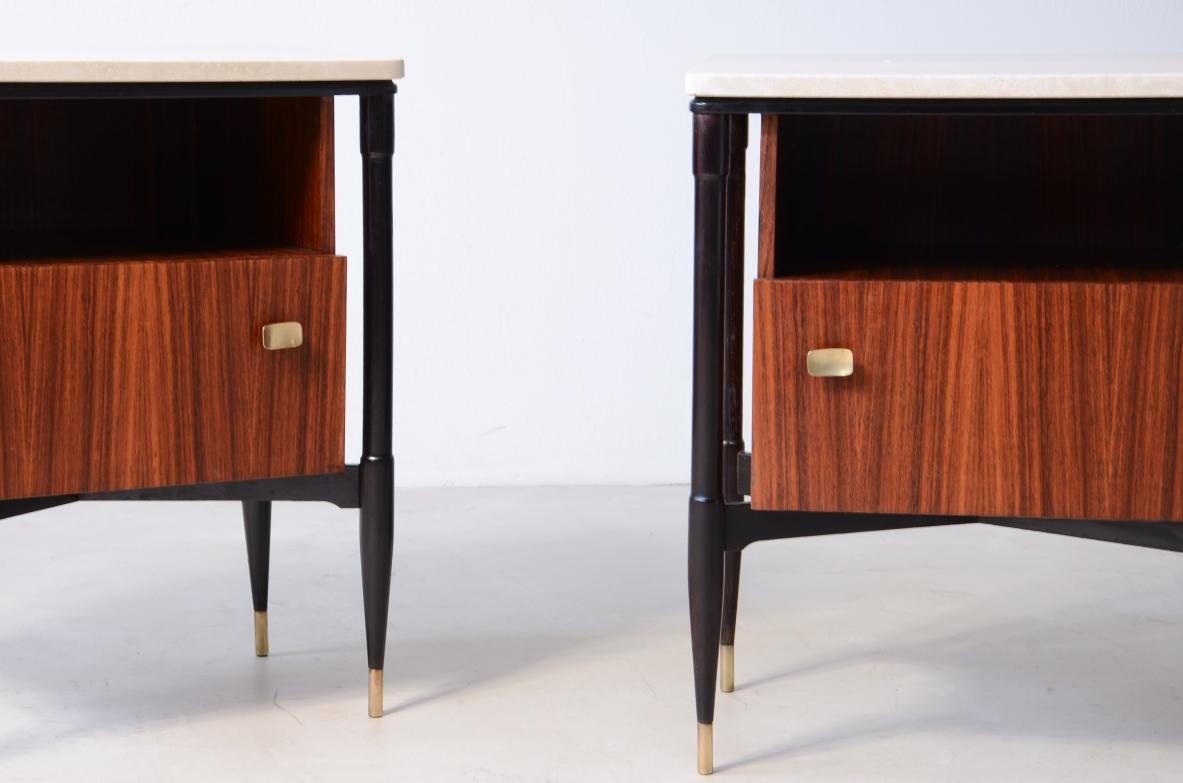 Travertin 1950's pair of elegant walnut nightstands with four turned legs en vente