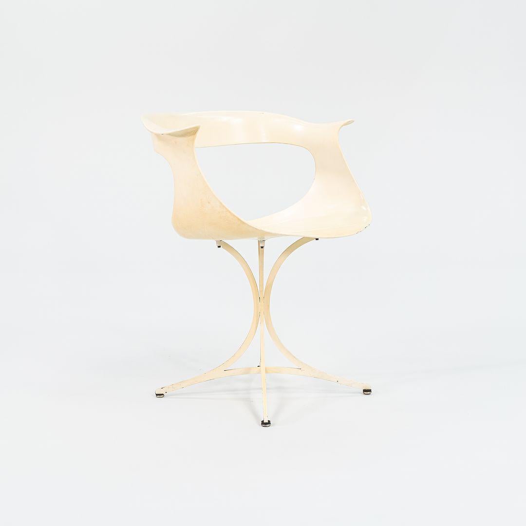 1950s Pair of Erwine and Estelle Laverne Lotus Arm Chairs in White Fiberglass In Good Condition For Sale In Philadelphia, PA