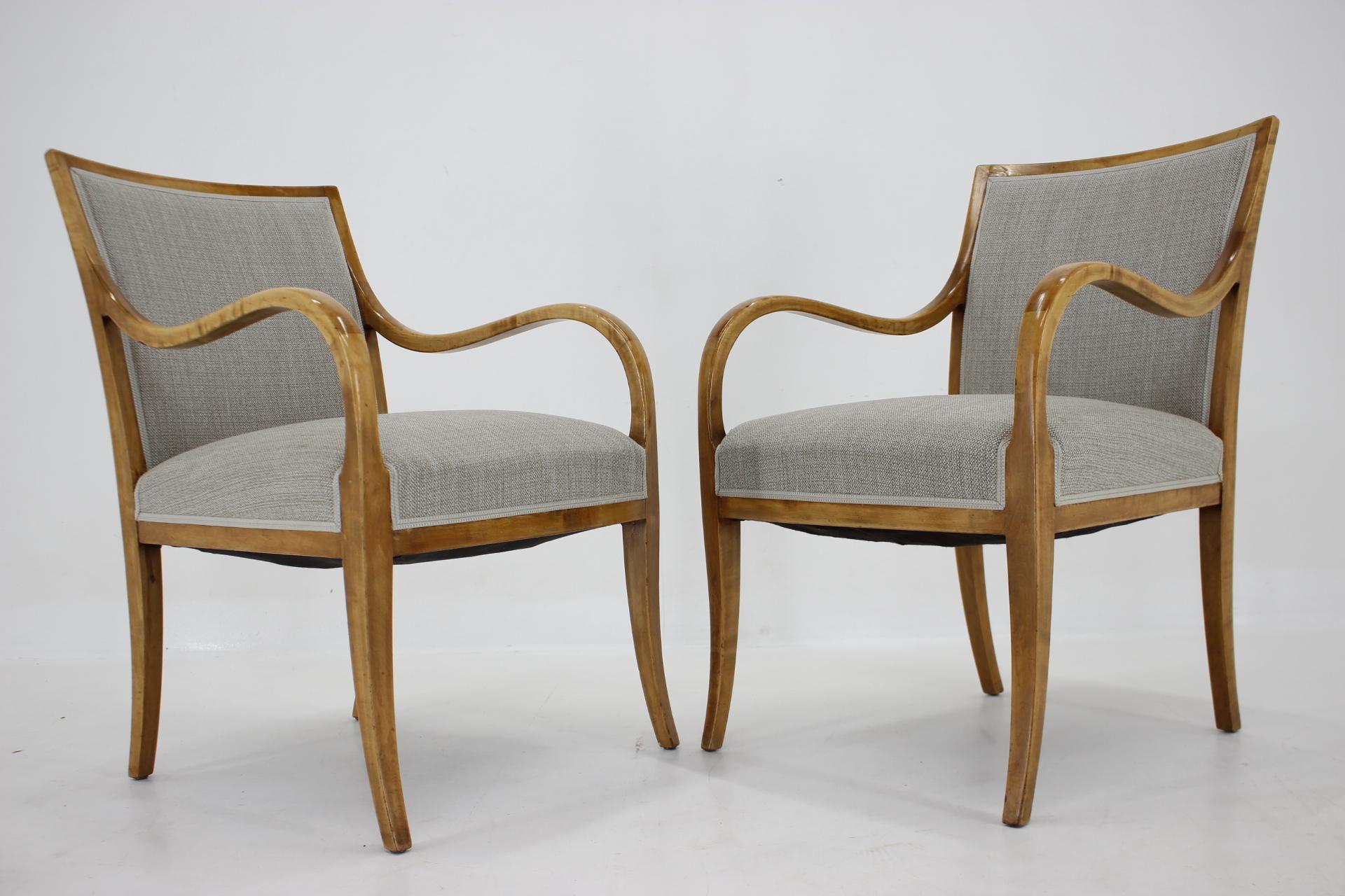 Mid-Century Modern 1950s Pair of Frits Henningsen Armchairs in Birch Wood, Denmark For Sale