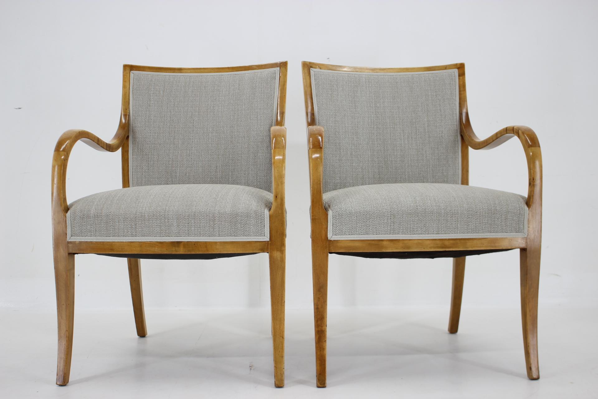 Mid-20th Century 1950s Pair of Frits Henningsen Armchairs in Birch Wood, Denmark For Sale