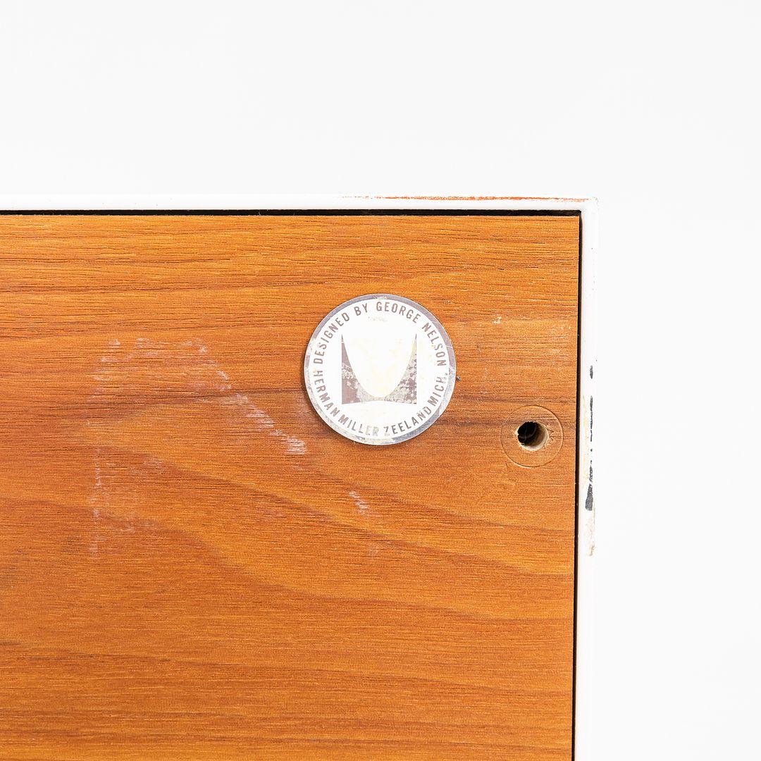 1950s Pair of George Nelson for Herman Miller Steel Frame Twin Headboards Walnut (Paire de têtes de lit George Nelson pour Herman Miller avec cadre en acier) en vente 3