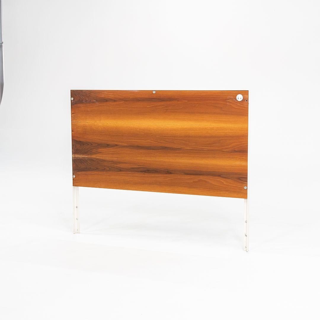 1950s Pair of George Nelson for Herman Miller Steel Frame Twin Headboards Walnut (Paire de têtes de lit George Nelson pour Herman Miller avec cadre en acier) Bon état - En vente à Philadelphia, PA