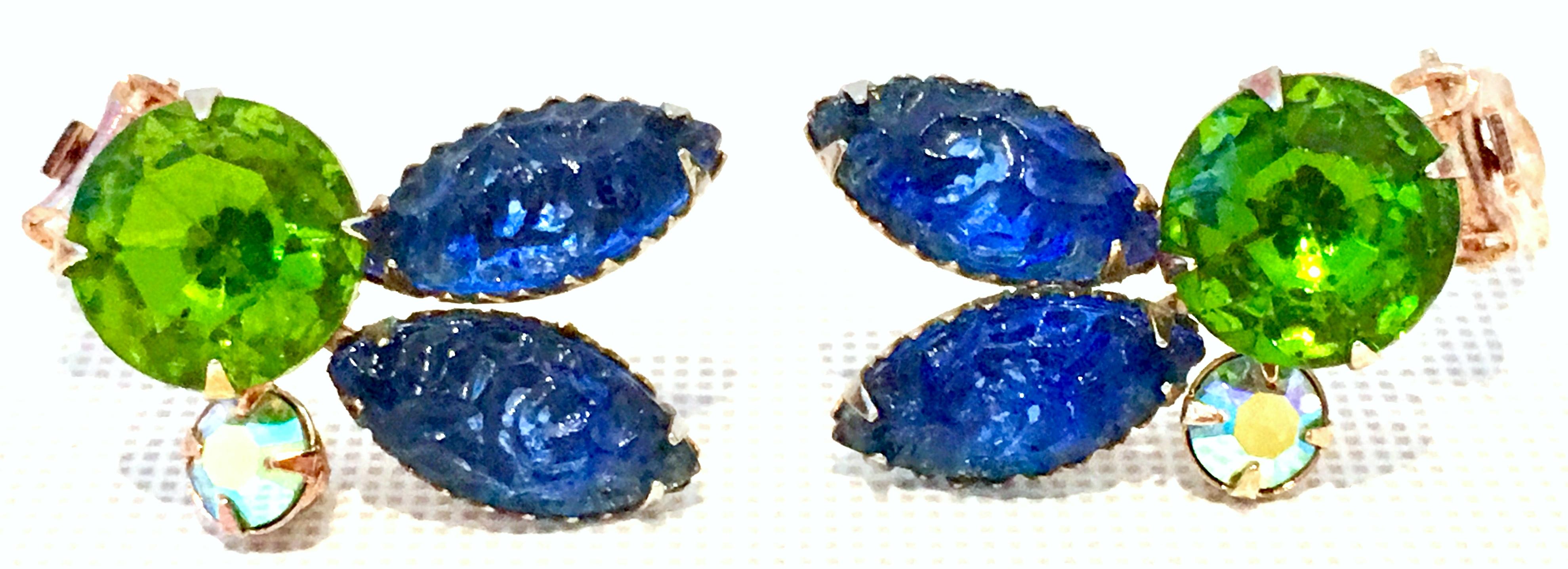 1950'S Pair Of Gold & Molded Art Glass Abstract Earrings For Sale 1