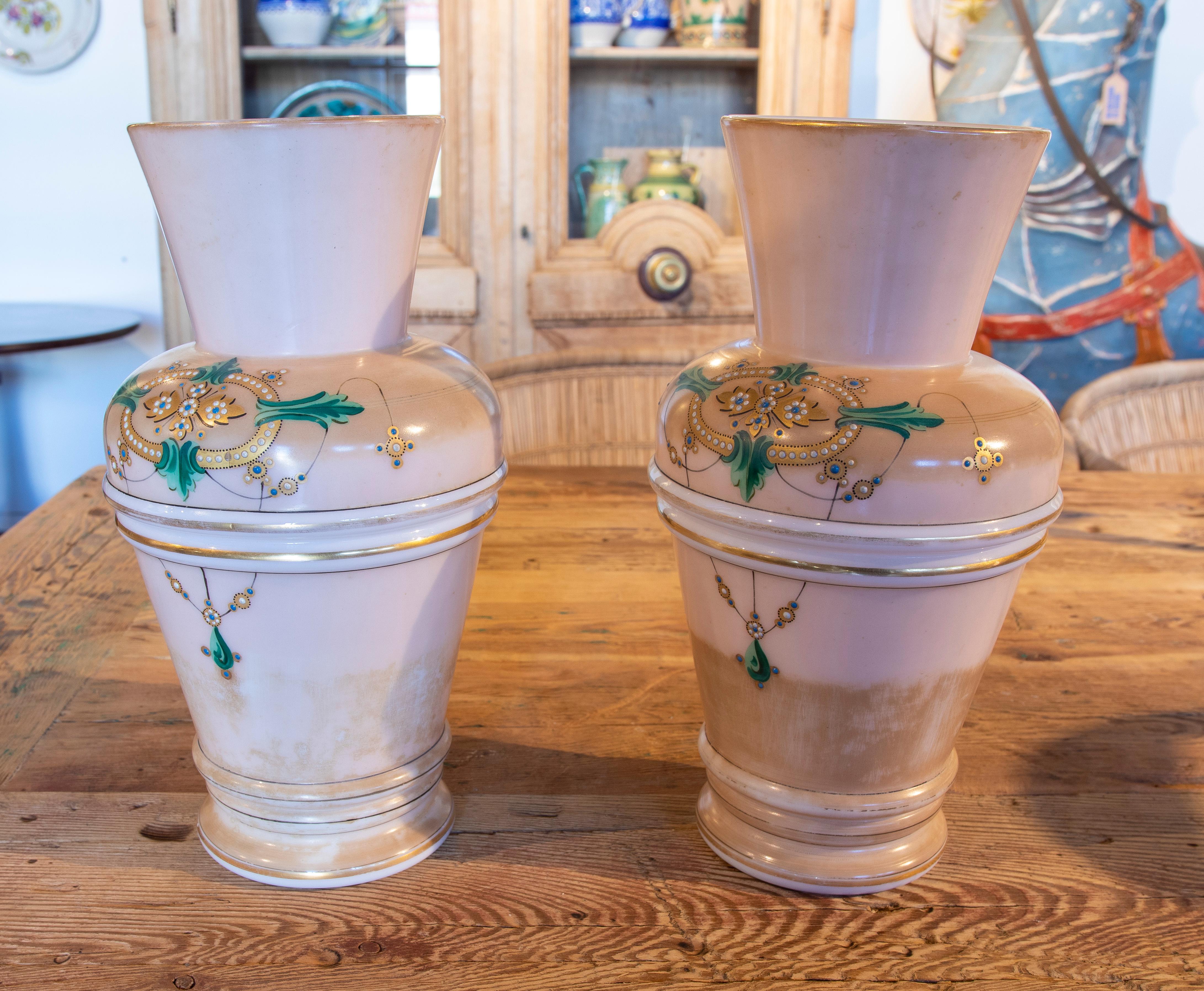 1950s Pair of Hand Painted Opaline Vases For Sale 12