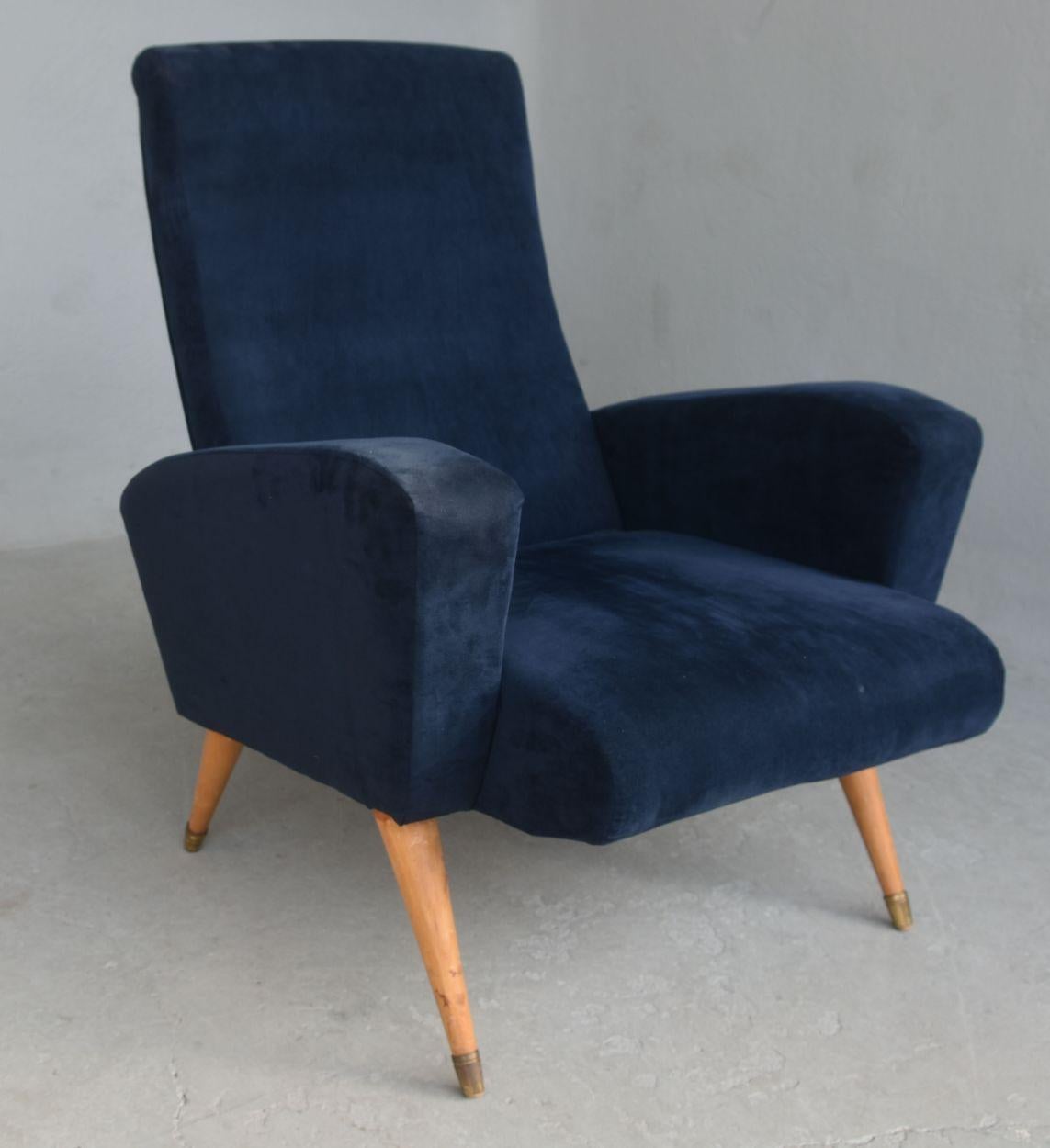 1950s Pair of Italian Armchairs Covered in Blue Suede In Good Condition In Marseille, FR