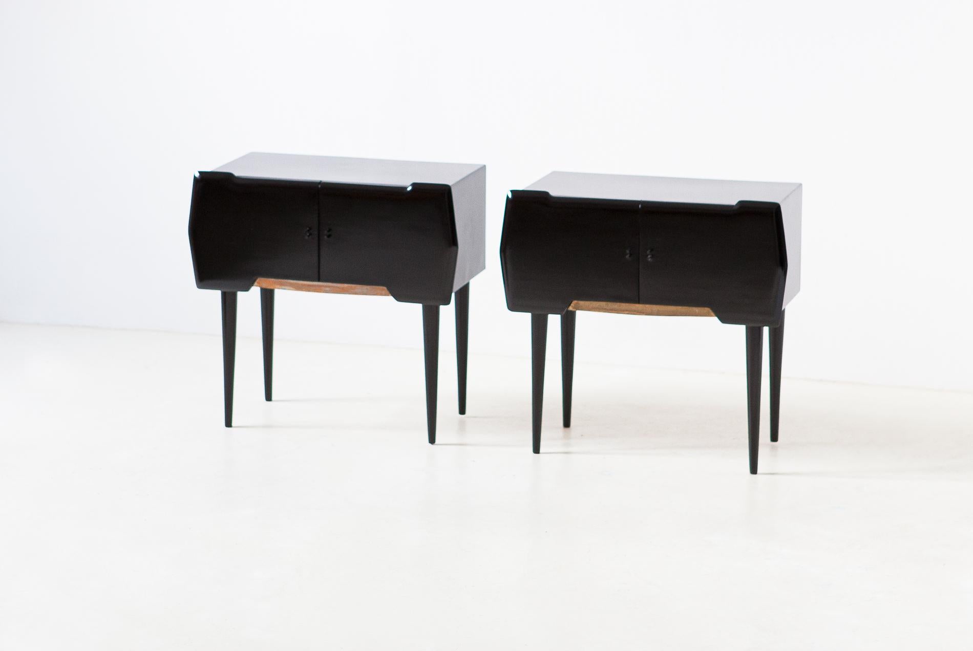 Mid-20th Century 1950s Pair of Italian Black Polished Wood and Brass Bedside Tables