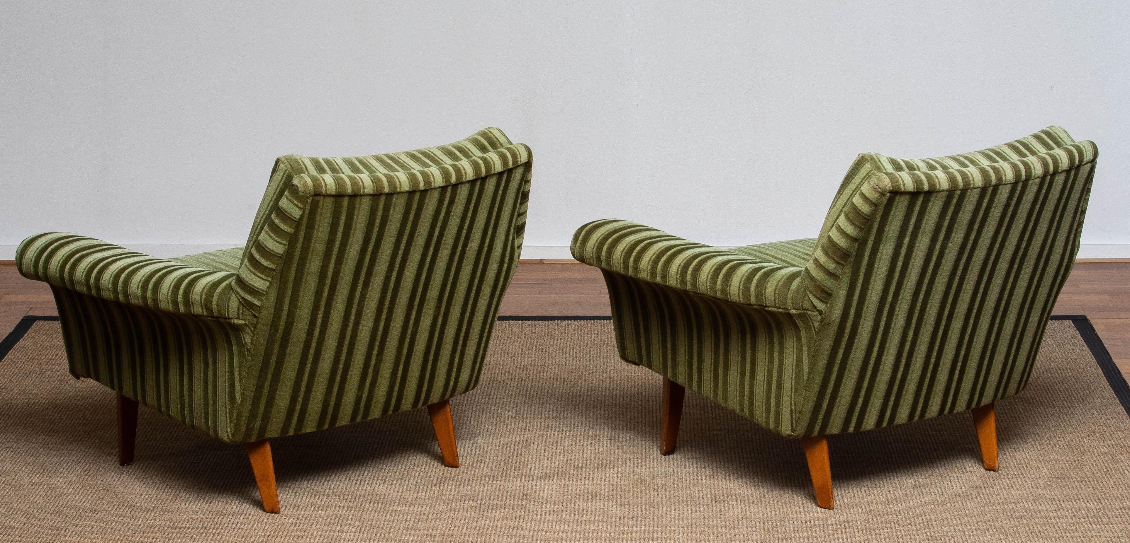 1950's Pair of Italian Green Striped Velvet Lounge / Easy / Club Chair In Good Condition In Silvolde, Gelderland