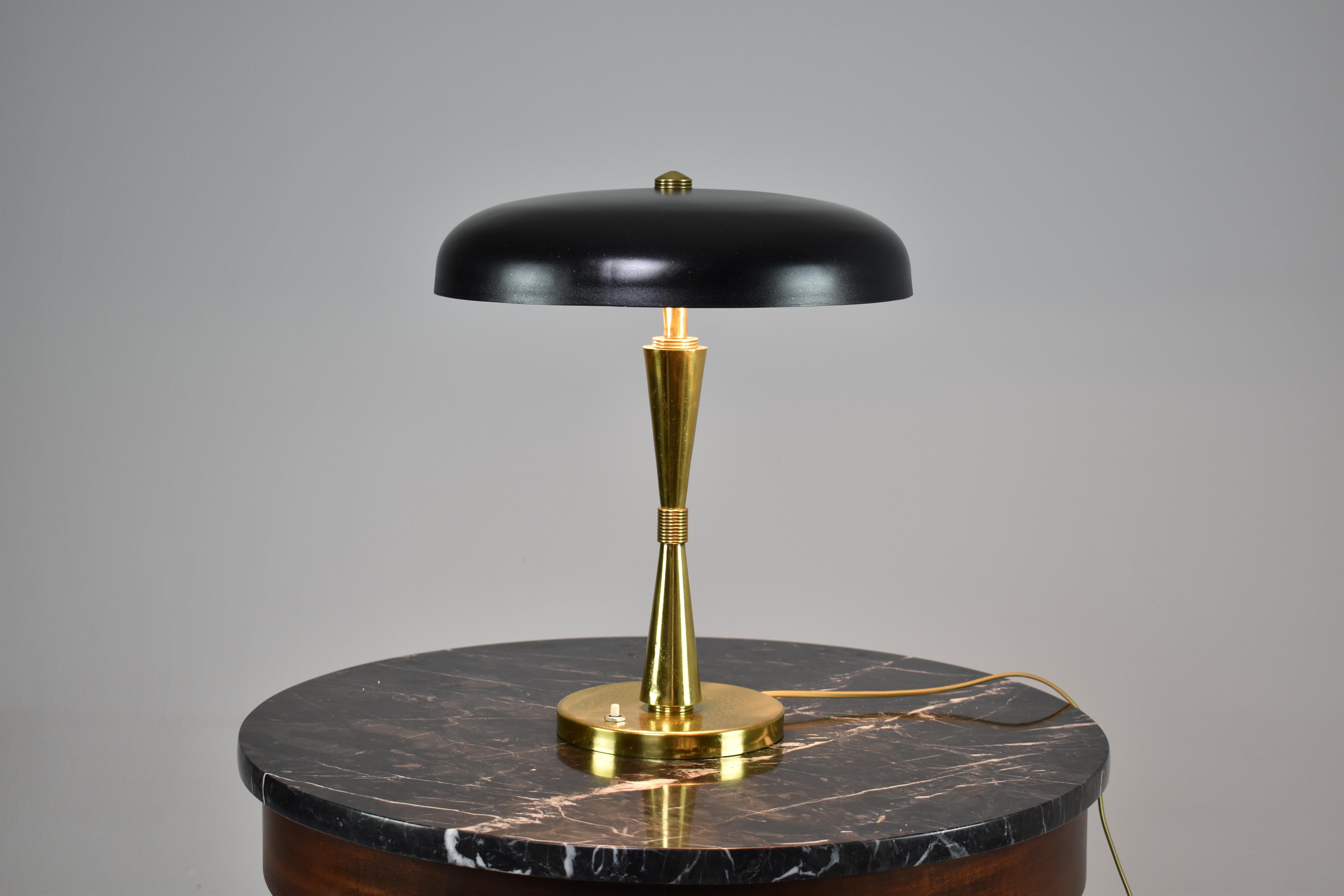 Mid-Century Modern 1950's Italian Metal Table Lamp For Sale