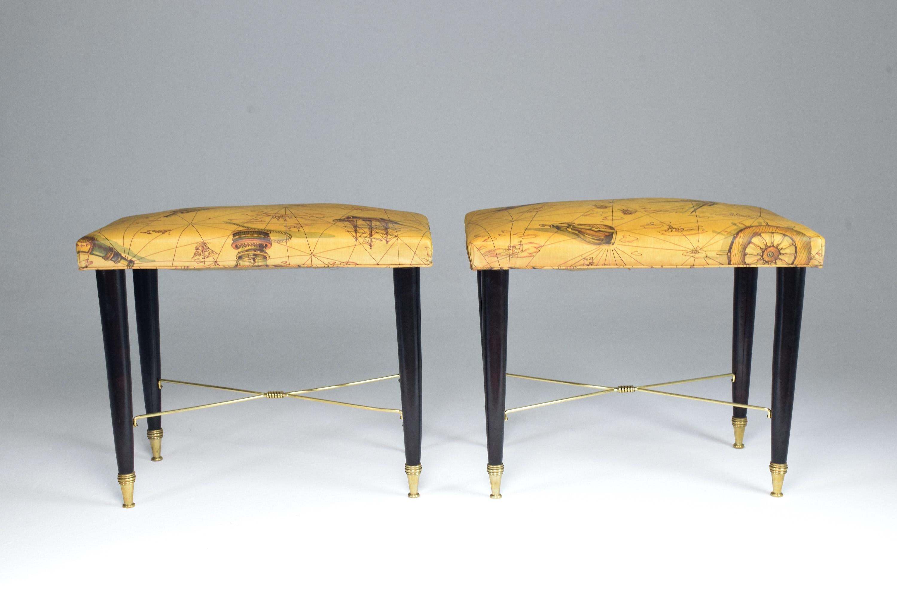 20ième siècle Tabouret de piano italien des années 1950, style nautique du milieu du siècle en vente