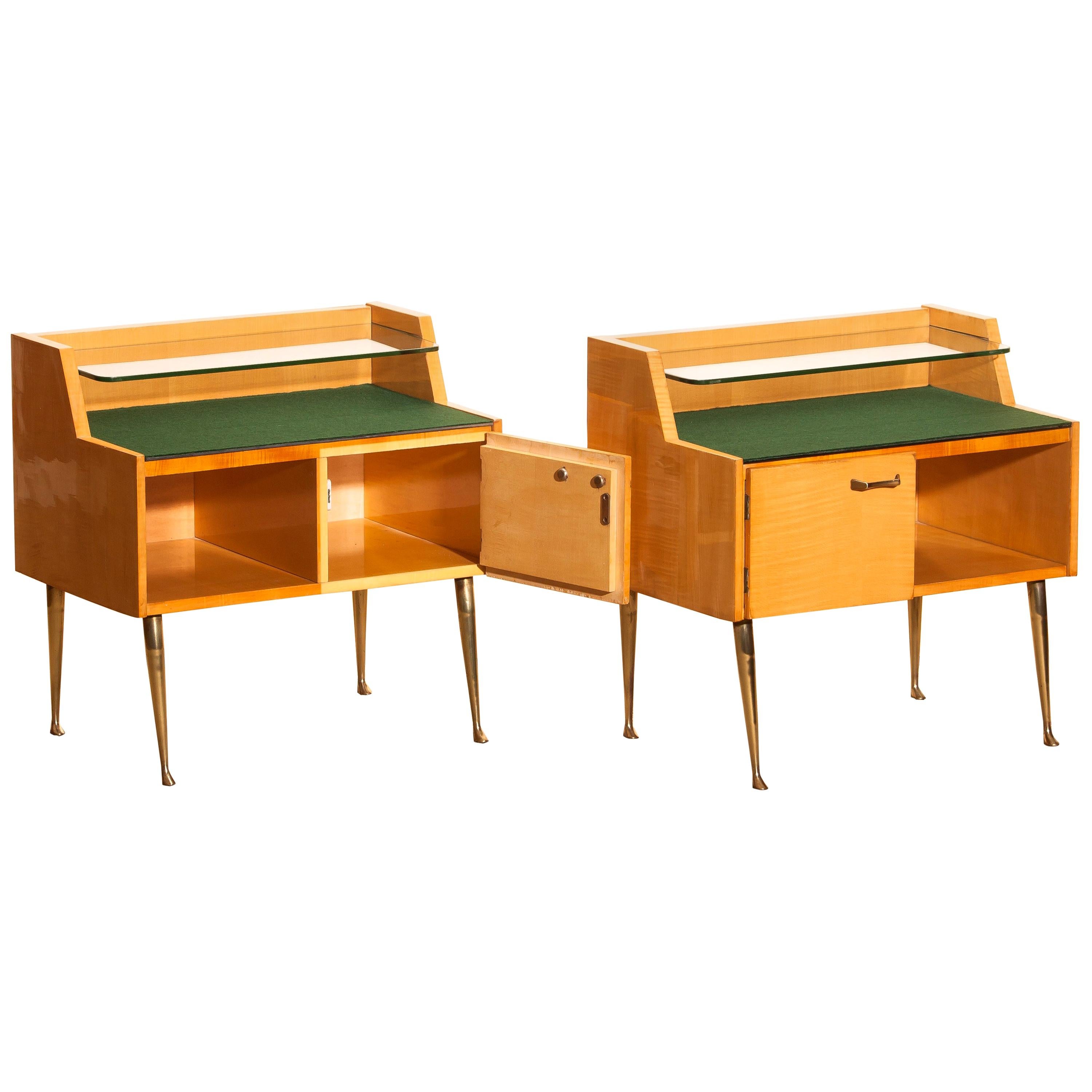 Mid-Century Modern 1950s, Pair of Italian Nightstands in Maple with Brass Legs by Paolo Buffa