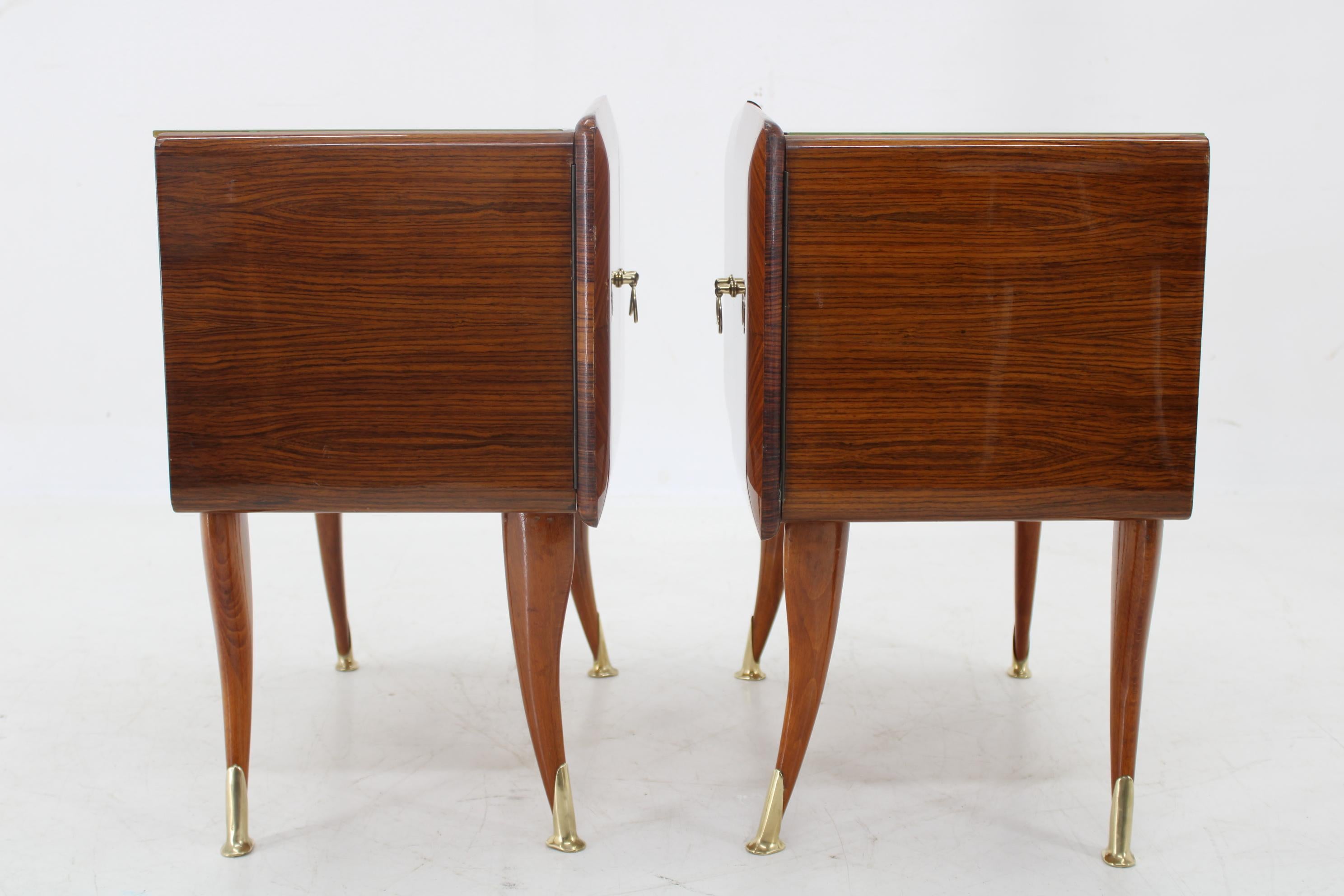 1950s Pair of Italian Nightstands , Italy For Sale 2