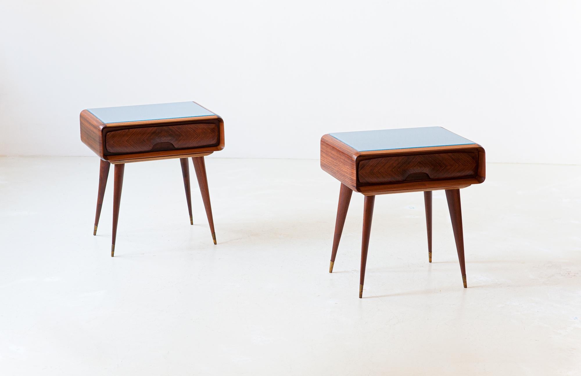 1950s Pair of Italian Sculptural Nightstands In Good Condition In Rome, IT