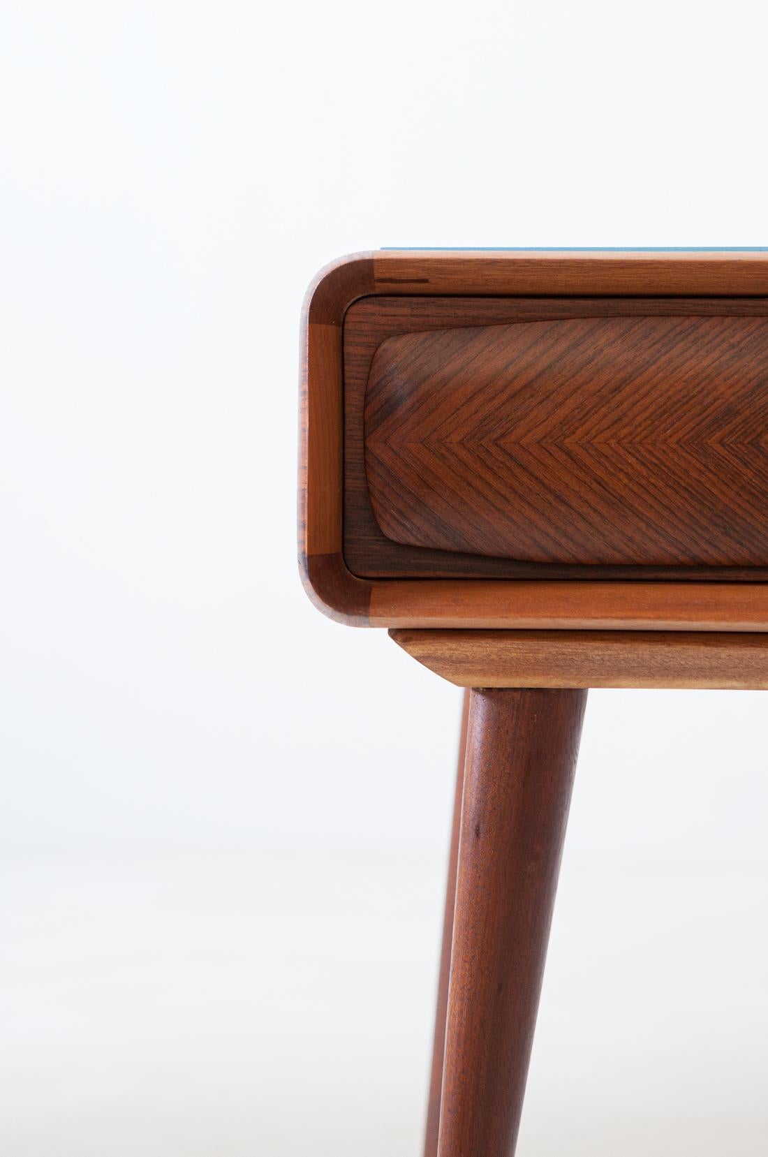 1950s Pair of Italian Sculptural Nightstands 2