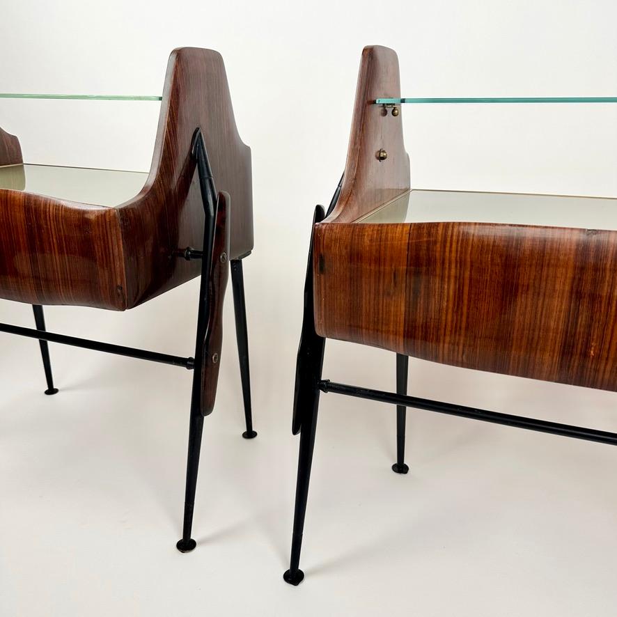 1950's Pair of Italian Wood, Opaline Glass, Iron & Brass Night Stands w/ Drawers In Good Condition For Sale In Firenze, Tuscany