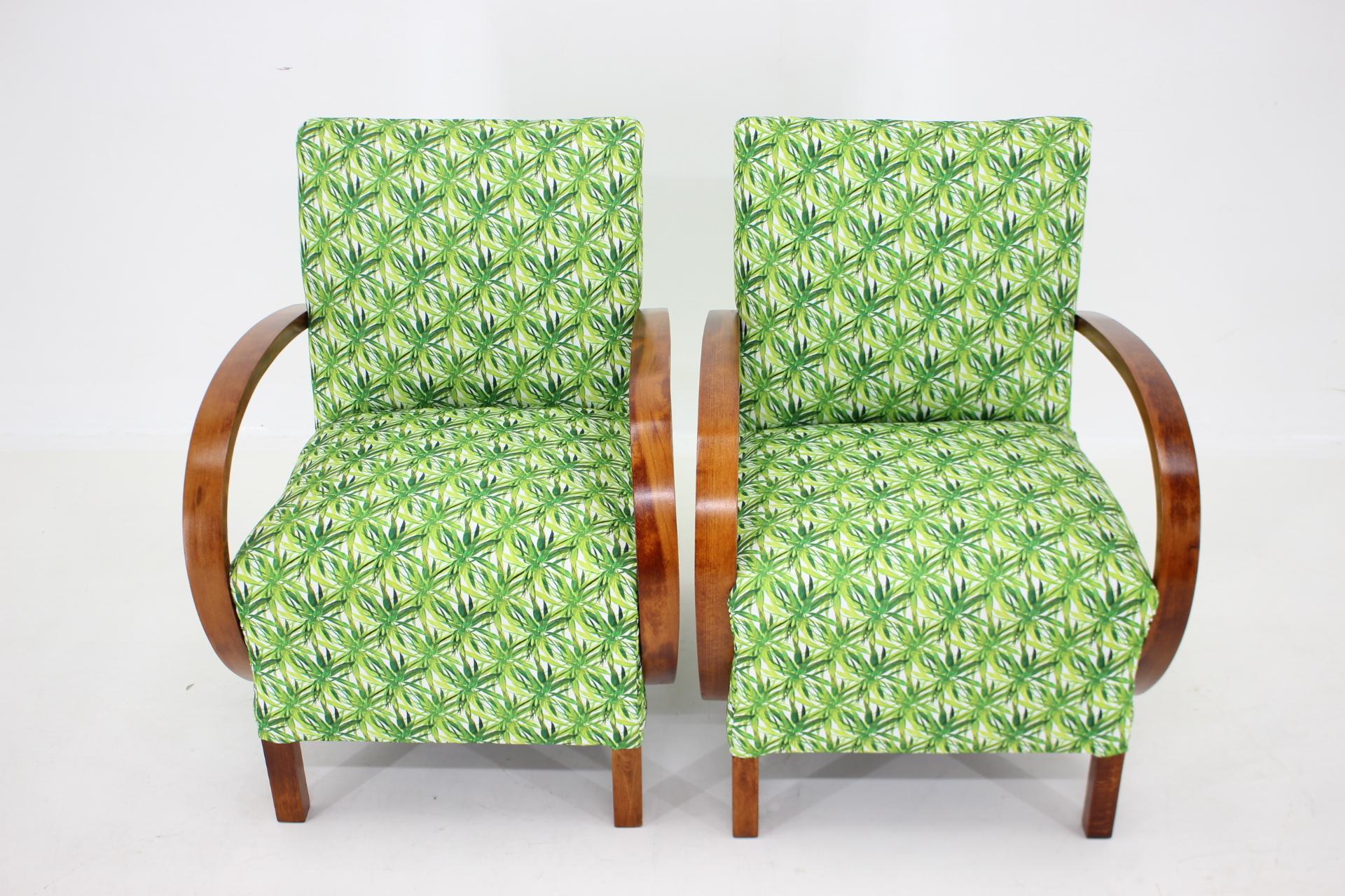 1950s Pair of Jindrich Halabala Armchairs, Czechoslovakia In Distressed Condition In Praha, CZ