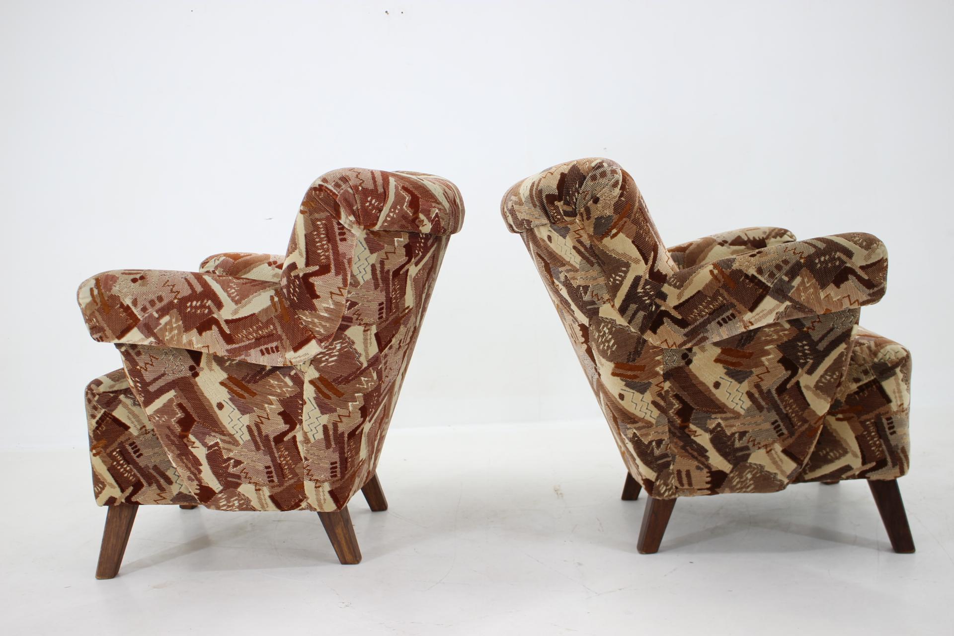 Fabric 1950s Pair of Large Armchairs, Czechoslovakia For Sale