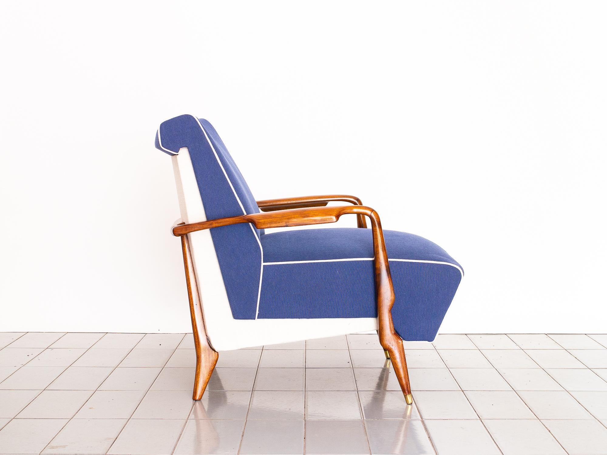 Brésilien Paire de fauteuils de salon en bois dembuia des années 1950, style brésilien moderne du milieu du siècle dernier en vente