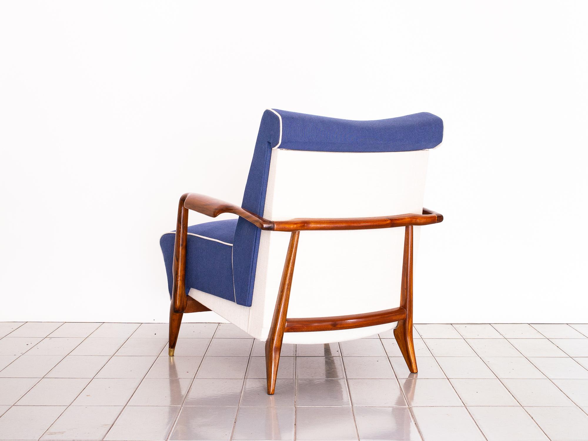 Bois de feuillus Paire de fauteuils de salon en bois dembuia des années 1950, style brésilien moderne du milieu du siècle dernier en vente