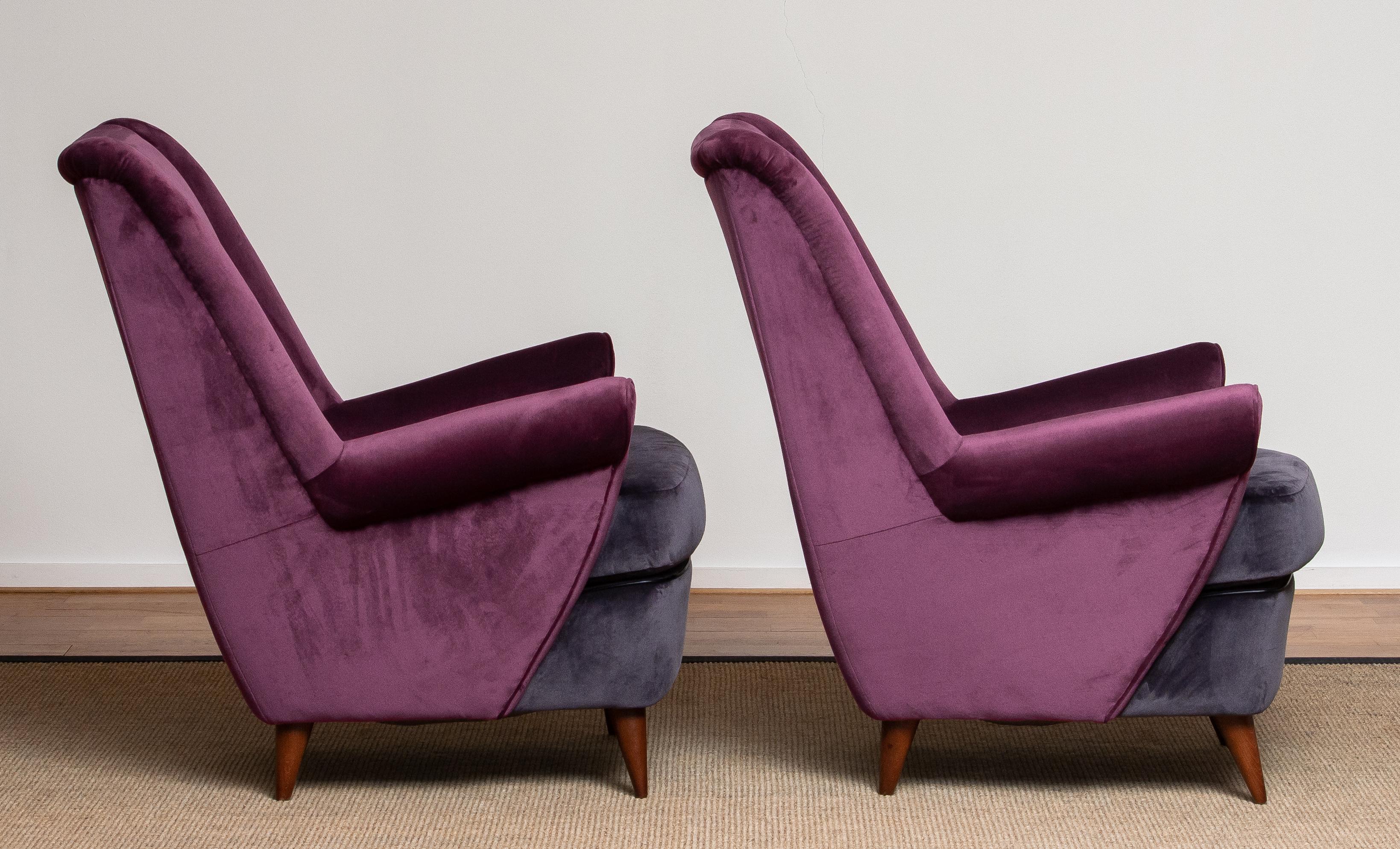 Italian 1950s Pair of Lounge / Easy Chairs Designed Gio Ponti Made by ISA Bergamo, Italy