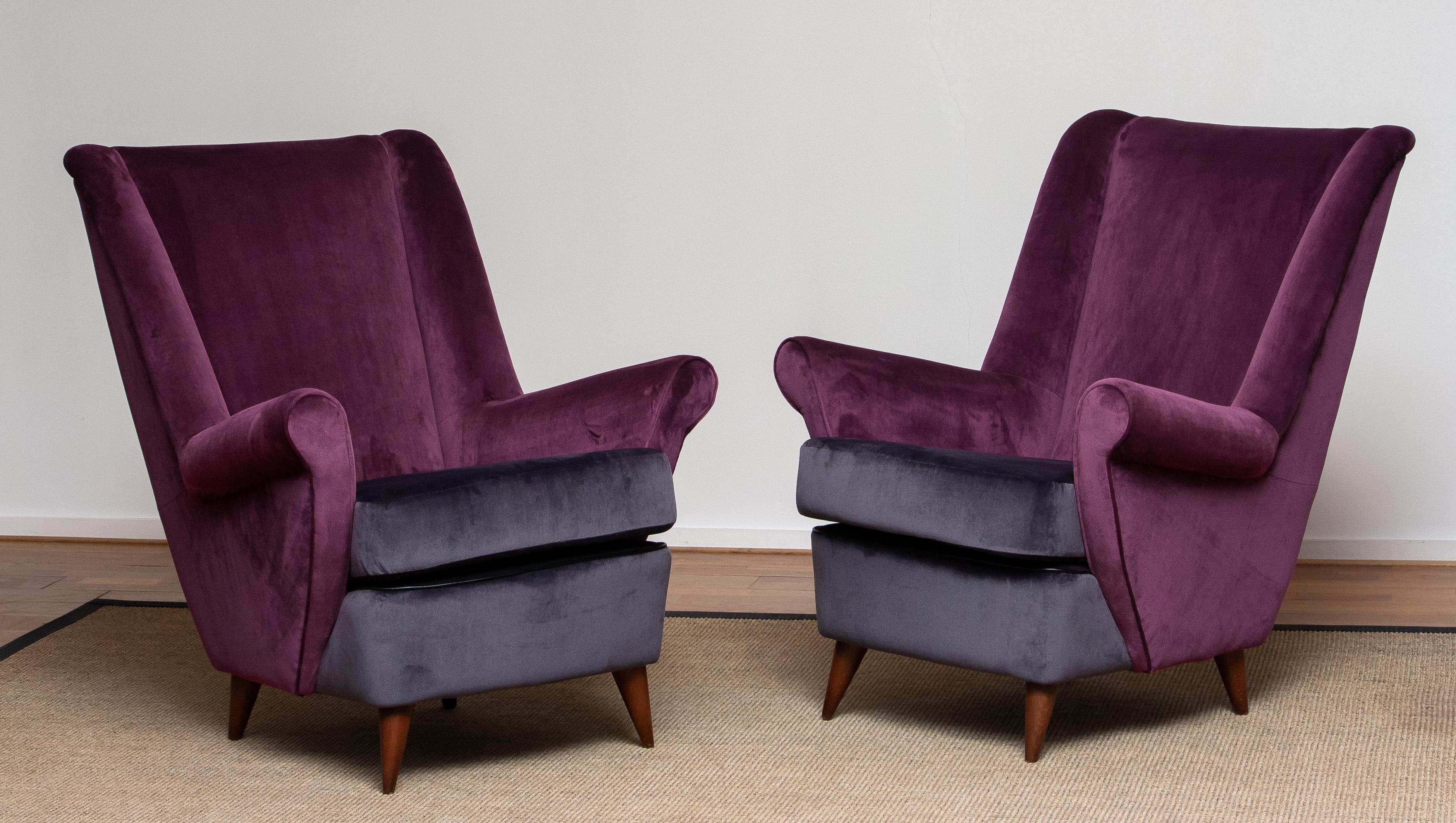 1950s Pair of Lounge / Easy Chairs Designed Gio Ponti Made by ISA Bergamo, Italy In Excellent Condition In Silvolde, Gelderland