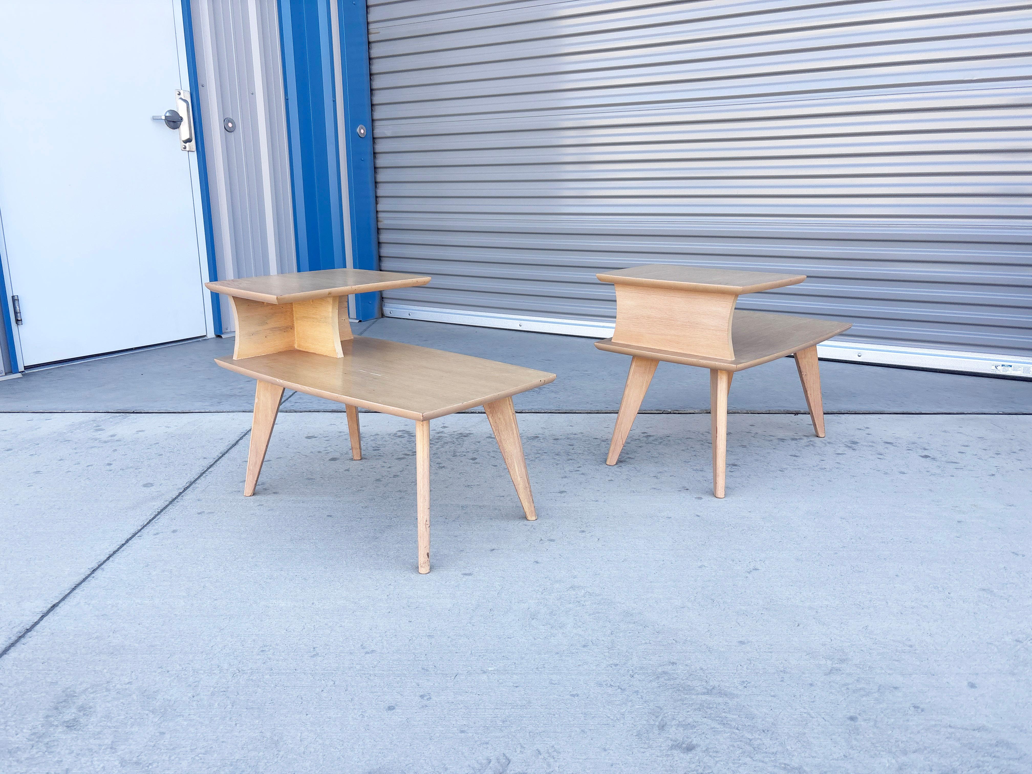 Américain 1950s Pair of Mid Century Side Table en vente