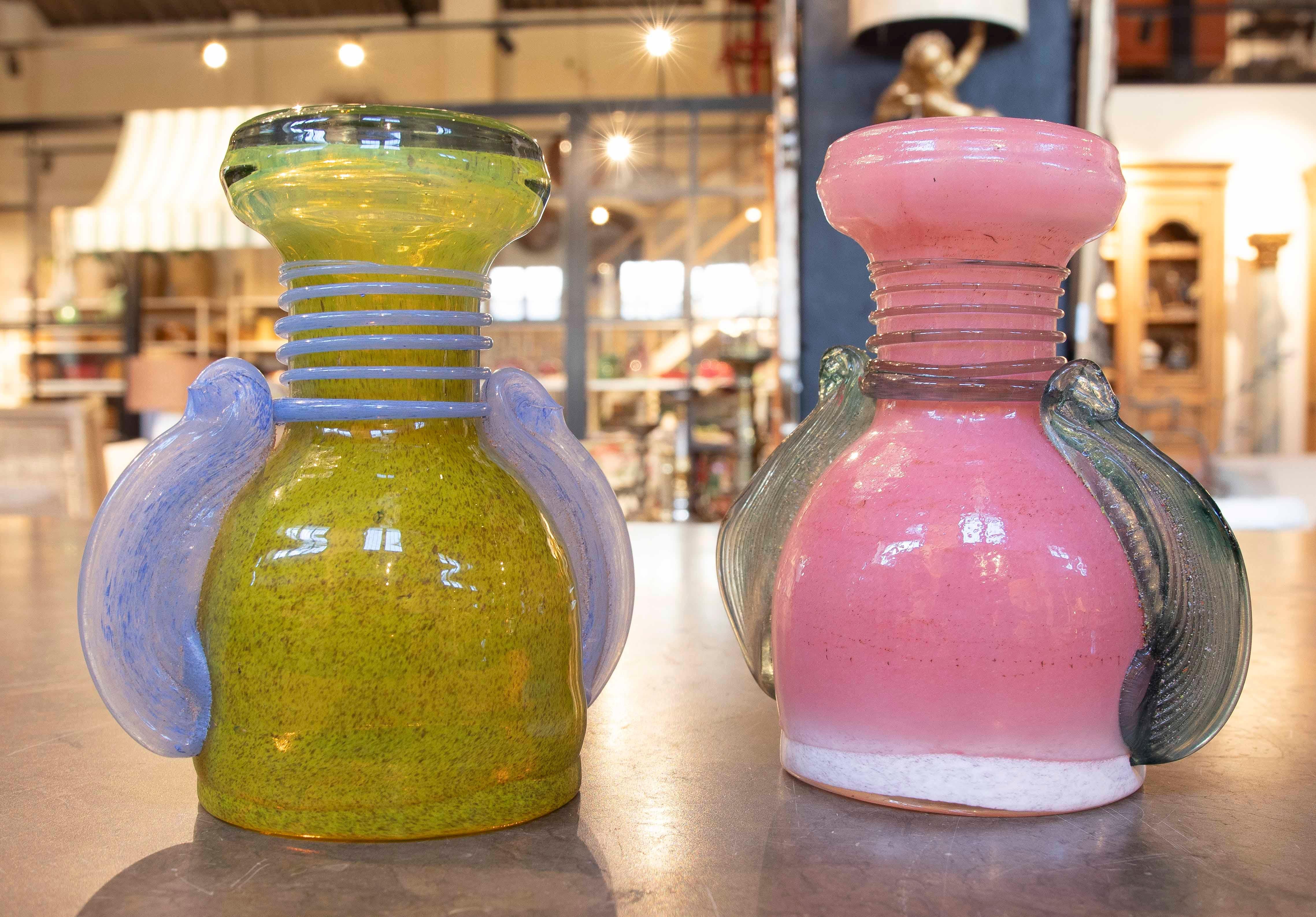 Verre de Murano Paire de gobelets en verre soufflé à la main de Murano avec anses latérales, années 1950 en vente