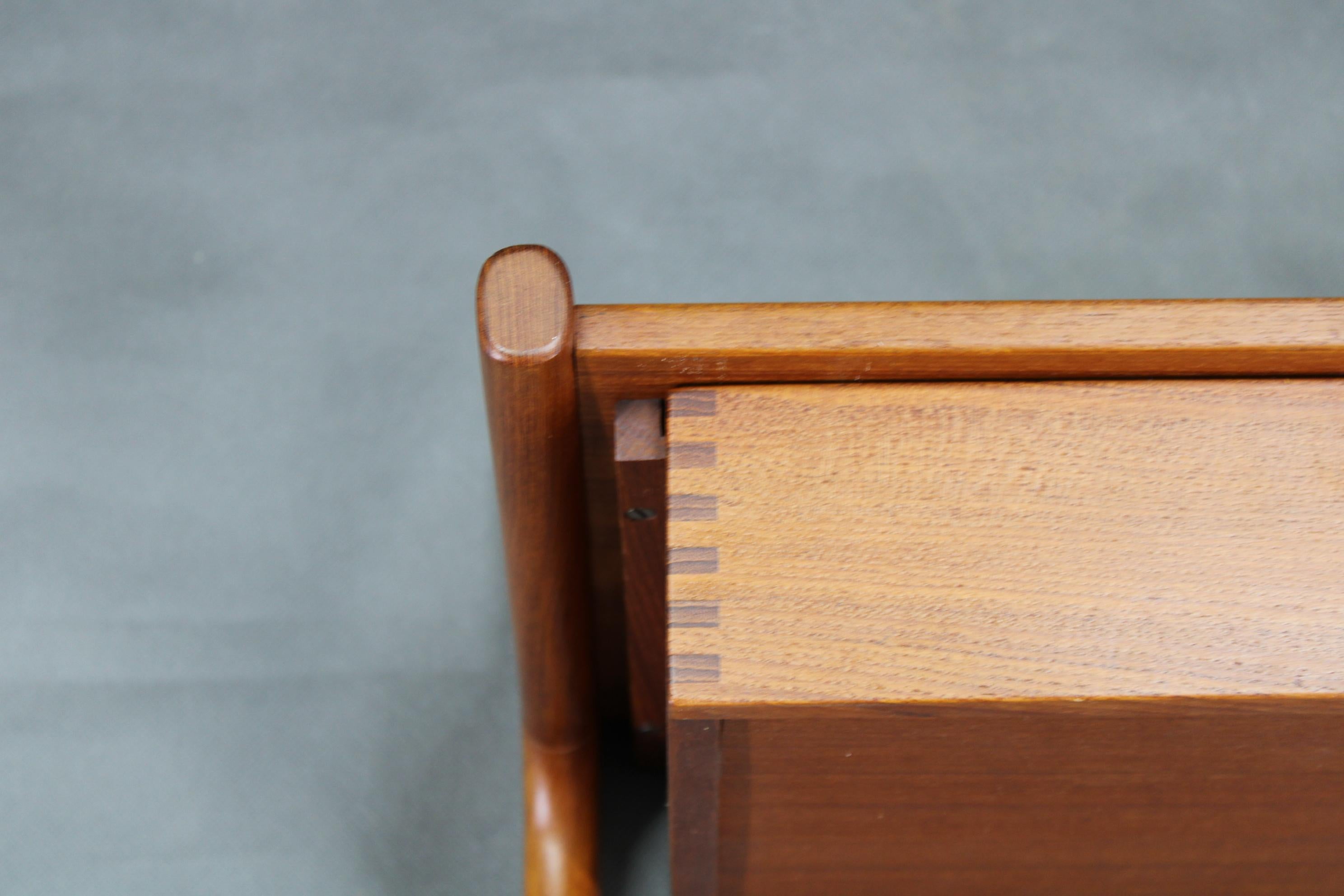 1950s Pair of Rare Borge Mogensen Teak Floating Night Stand by Dyrlund Denmark For Sale 3