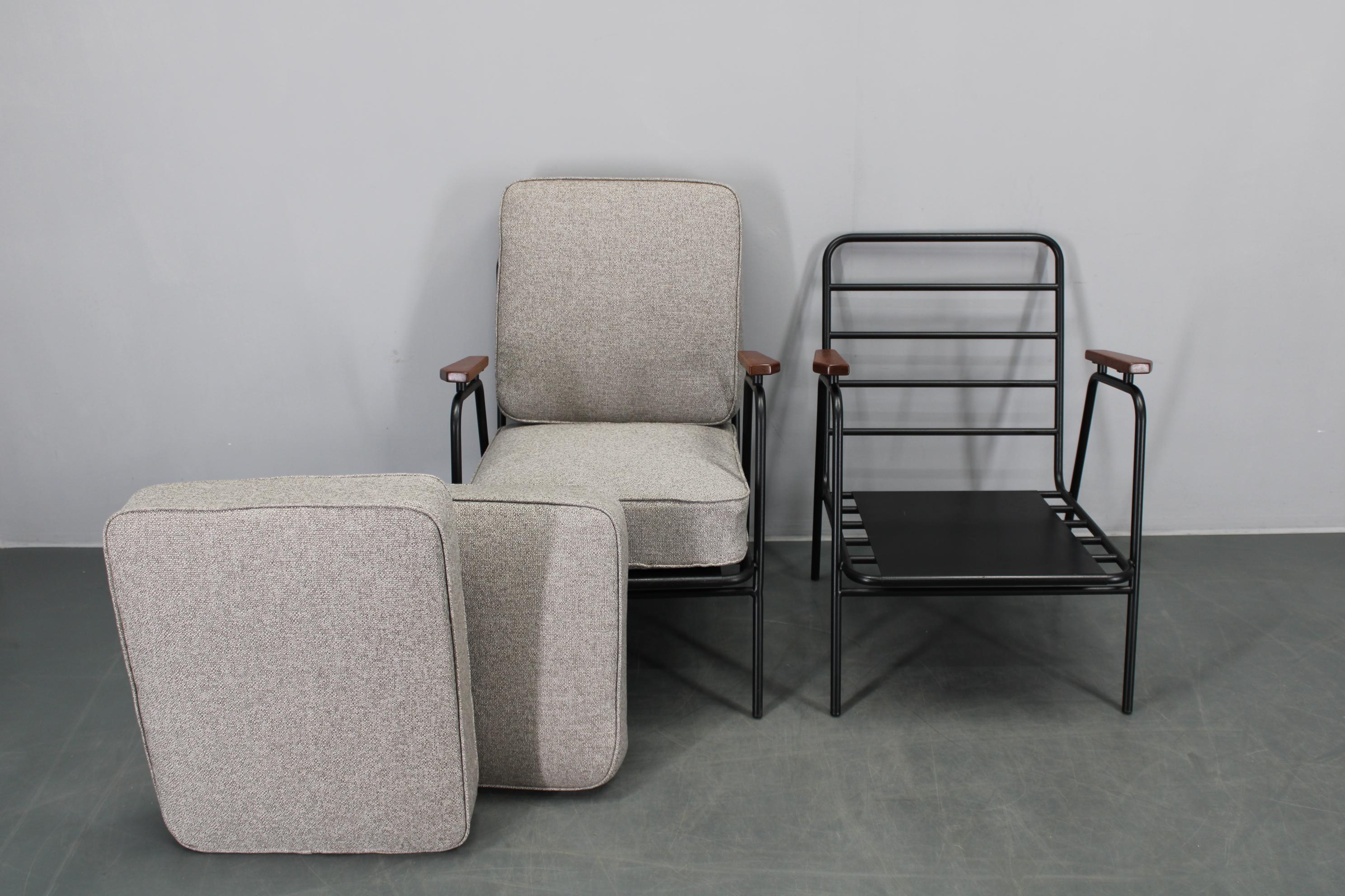 1950s Pair of Rare Restored Armchairs by RAWI, Netherland For Sale 4
