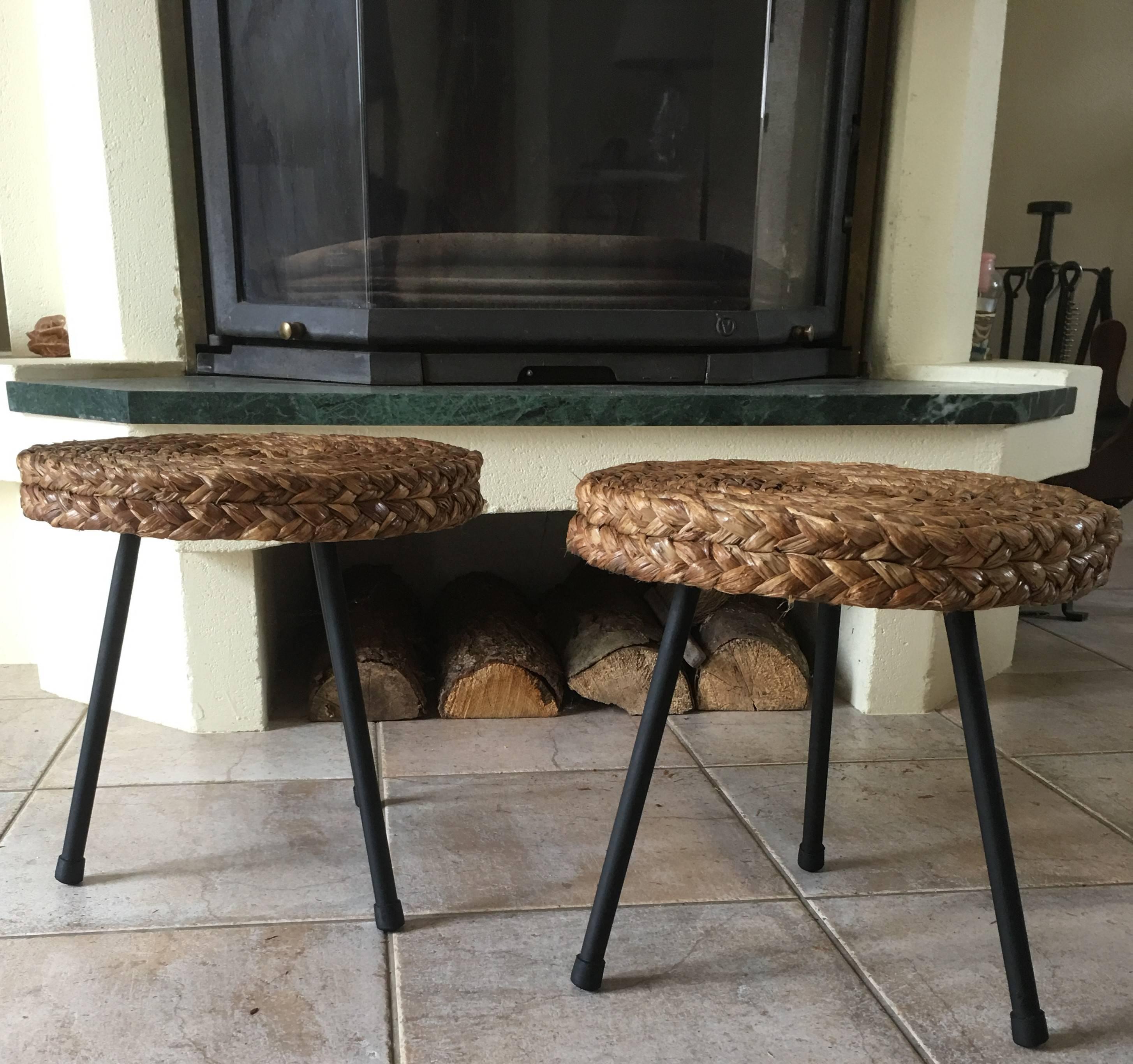 Mid-Century Modern 1950s Pair of Rattan and Black Metal Stools Attributed to Audoux Minet, France For Sale