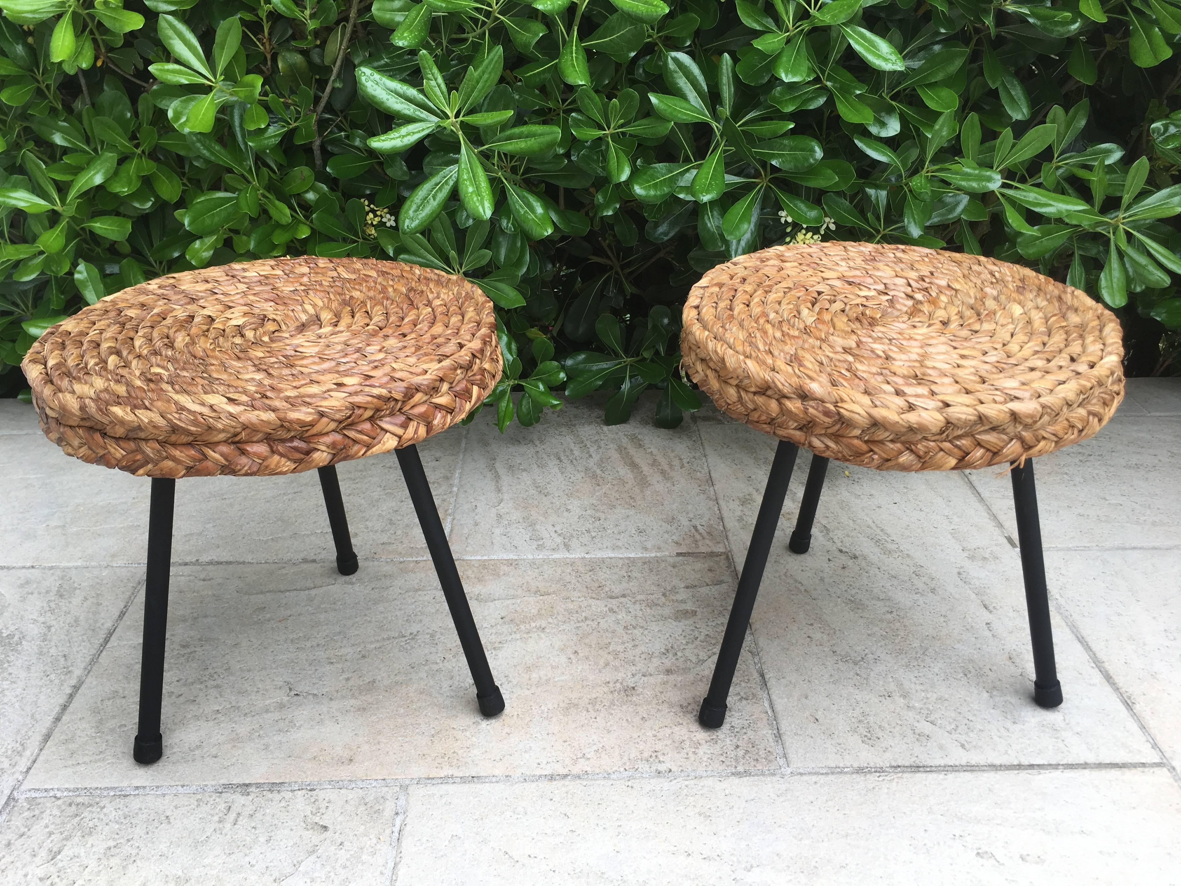 1950s Pair of Rattan and Black Metal Stools Attributed to Audoux Minet, France For Sale 1