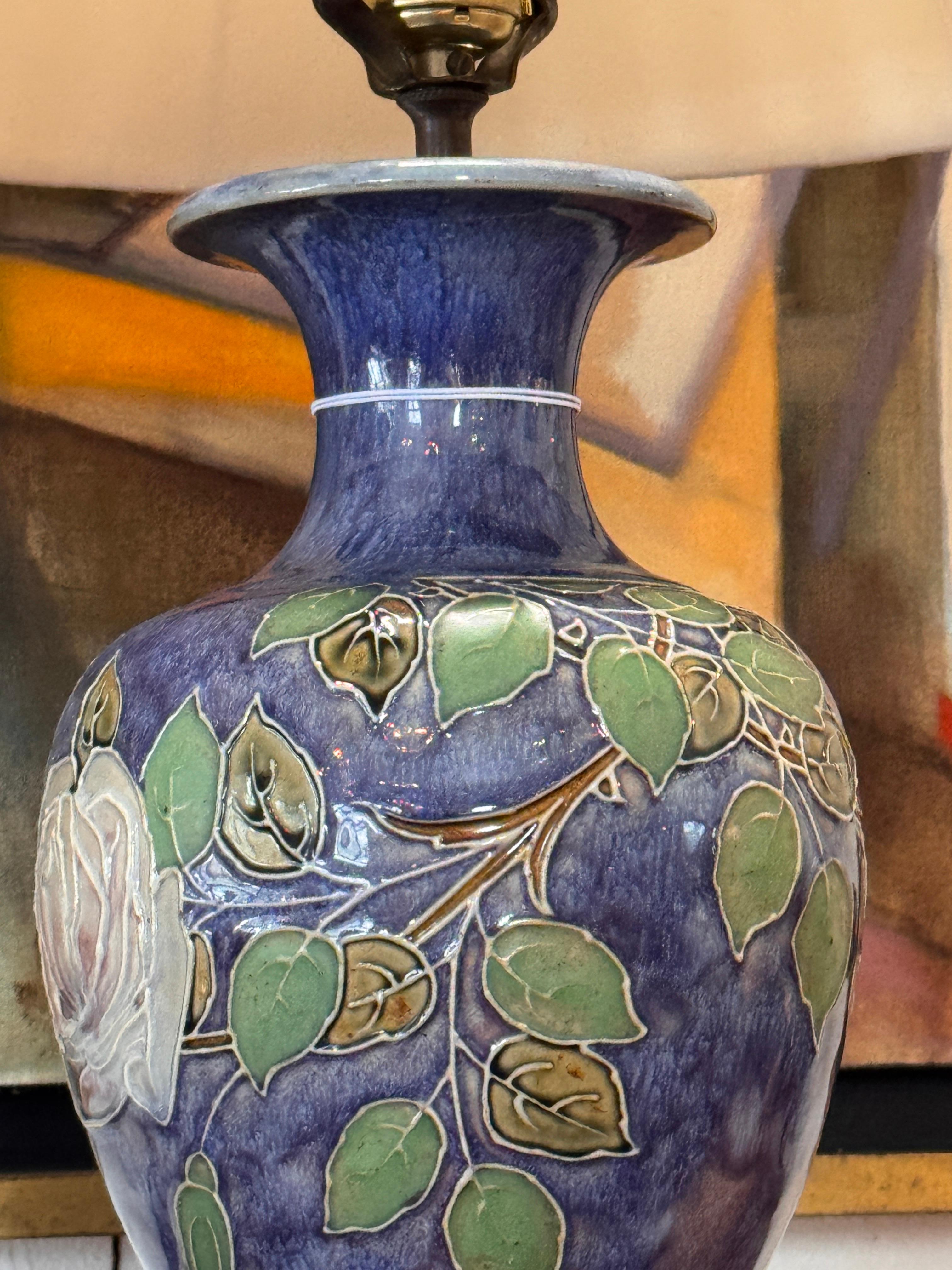 1950s Pair of Royal Doulton “Rose” Lamps im Angebot 5